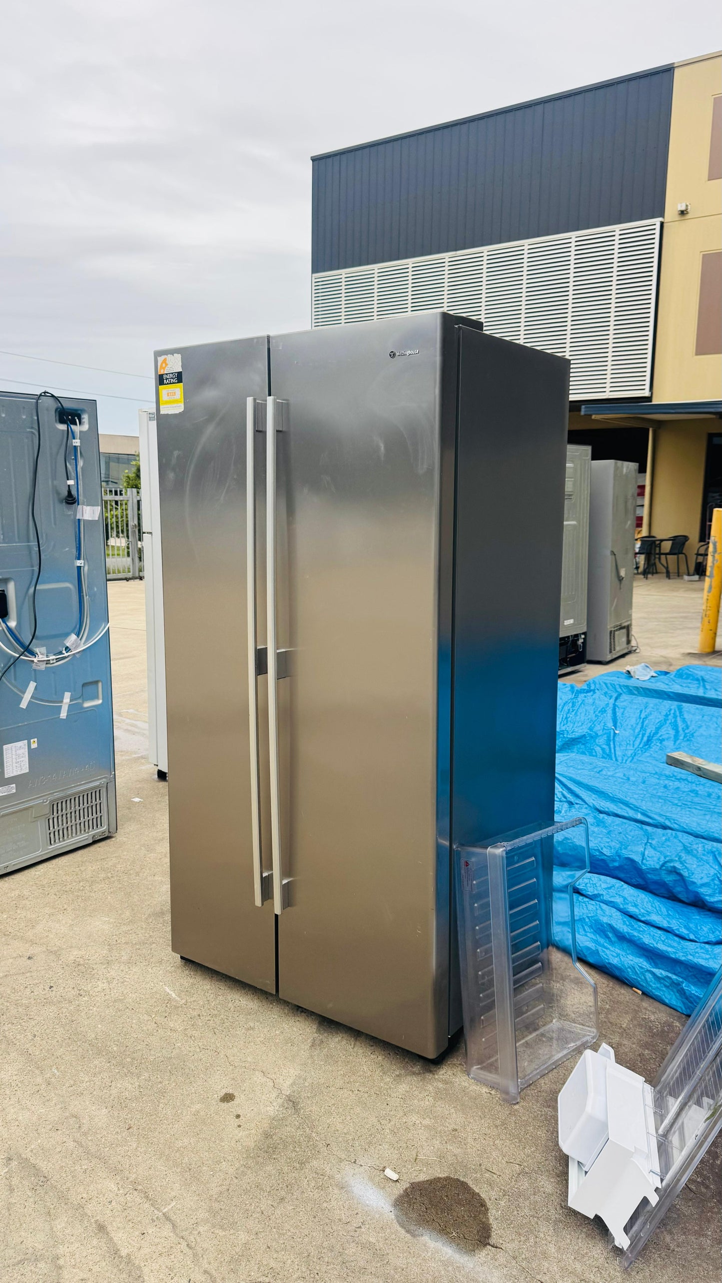 WESTINGHOUSE SIDE BY SIDE 700 LITRES FRIDGE FREEZER