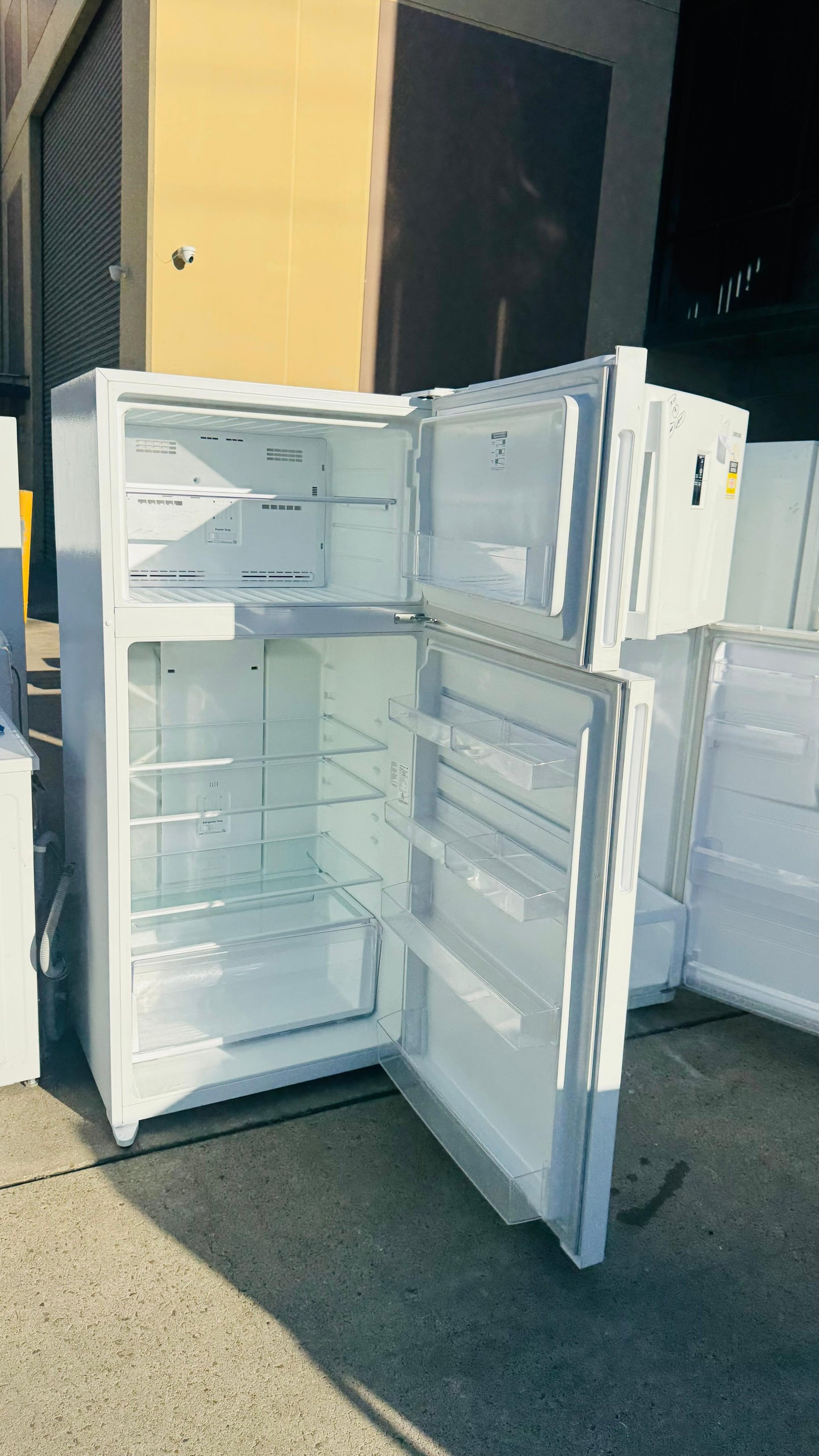 WESTINGHOUSE 536 LITRES FRIDGE FREEZER