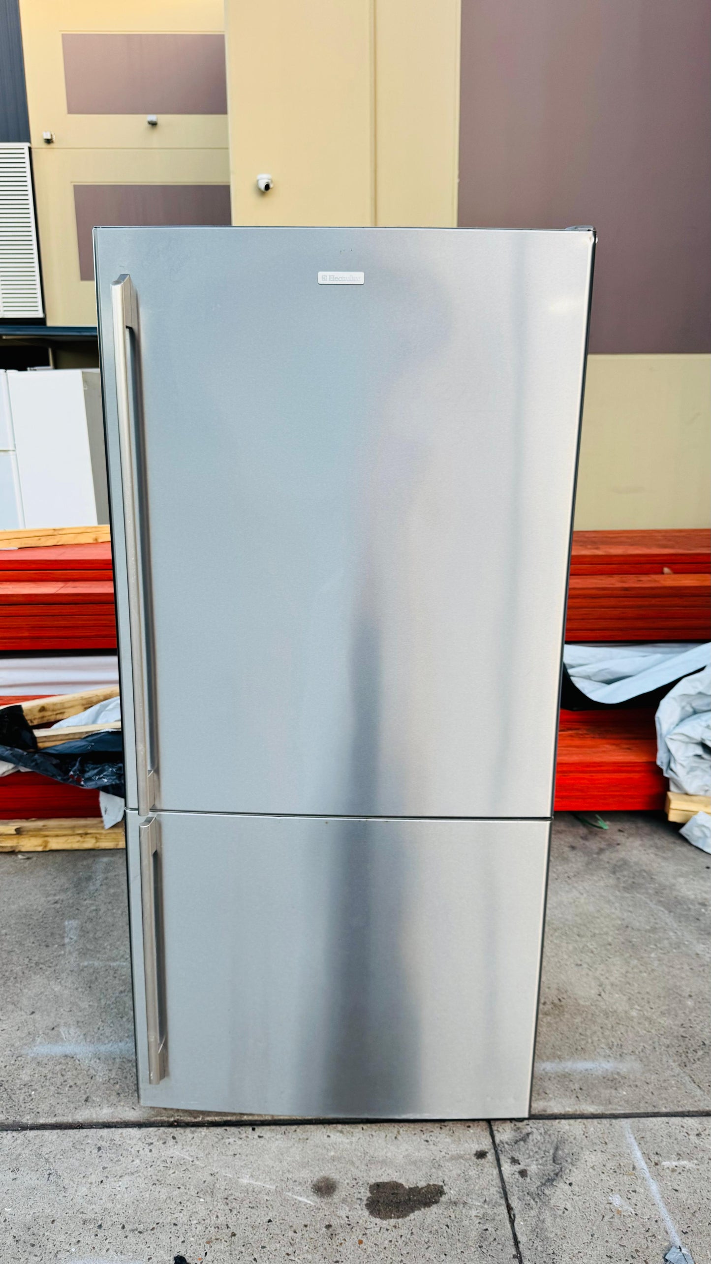 ELECTROLUX 510 LITRES FRIDGE FREEZER