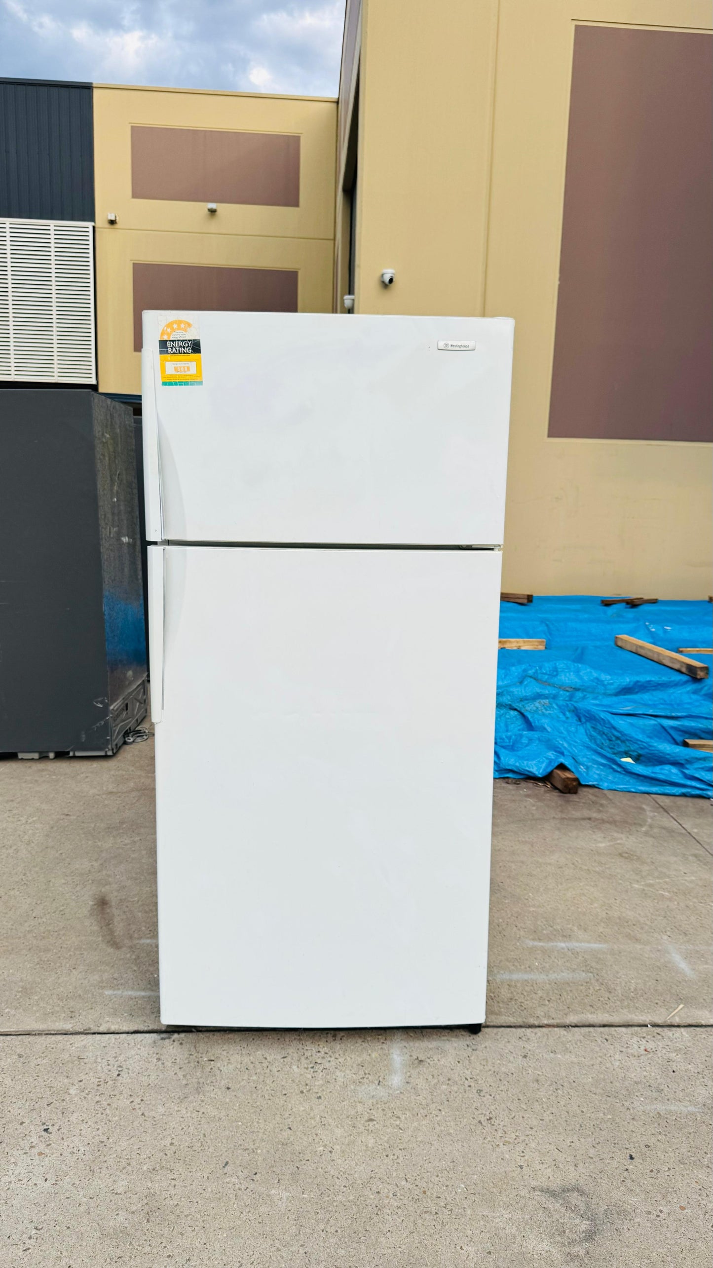 WESTINGHOUSE 520 LITRES FRIDGE FREEZER