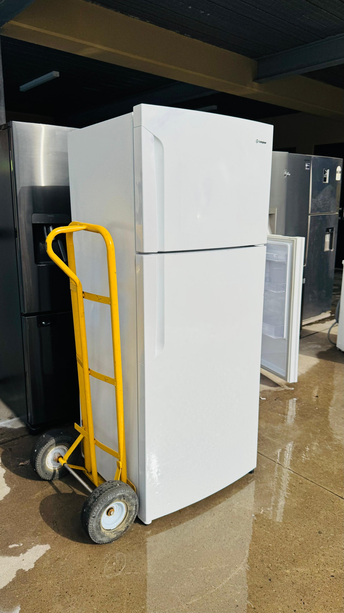 WESTINGHOUSE 462 LITRES FRIDGE FREEZER