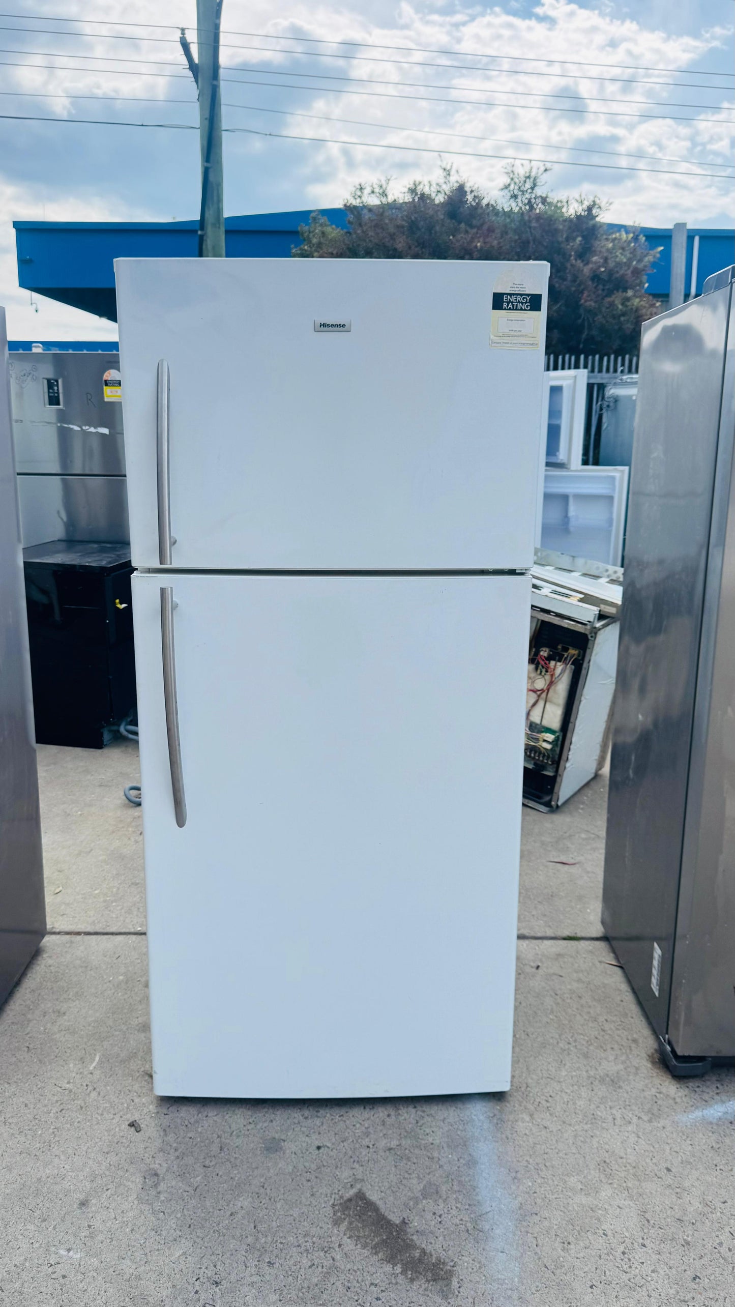 HISENSE 526 LITRES FRIDGE FREEZER
