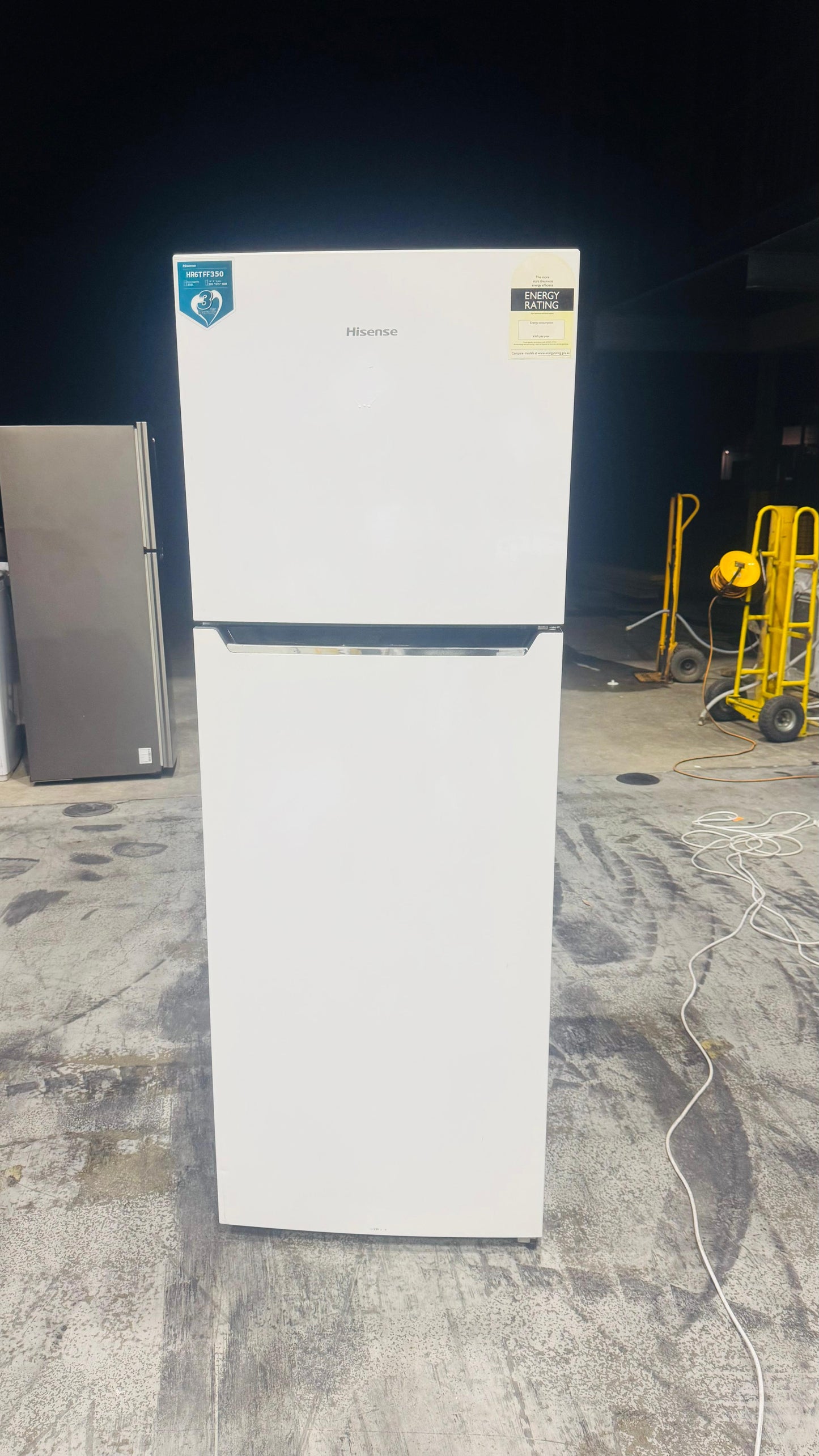 HISENSE 350 LITRES FRIDGE FREEZER