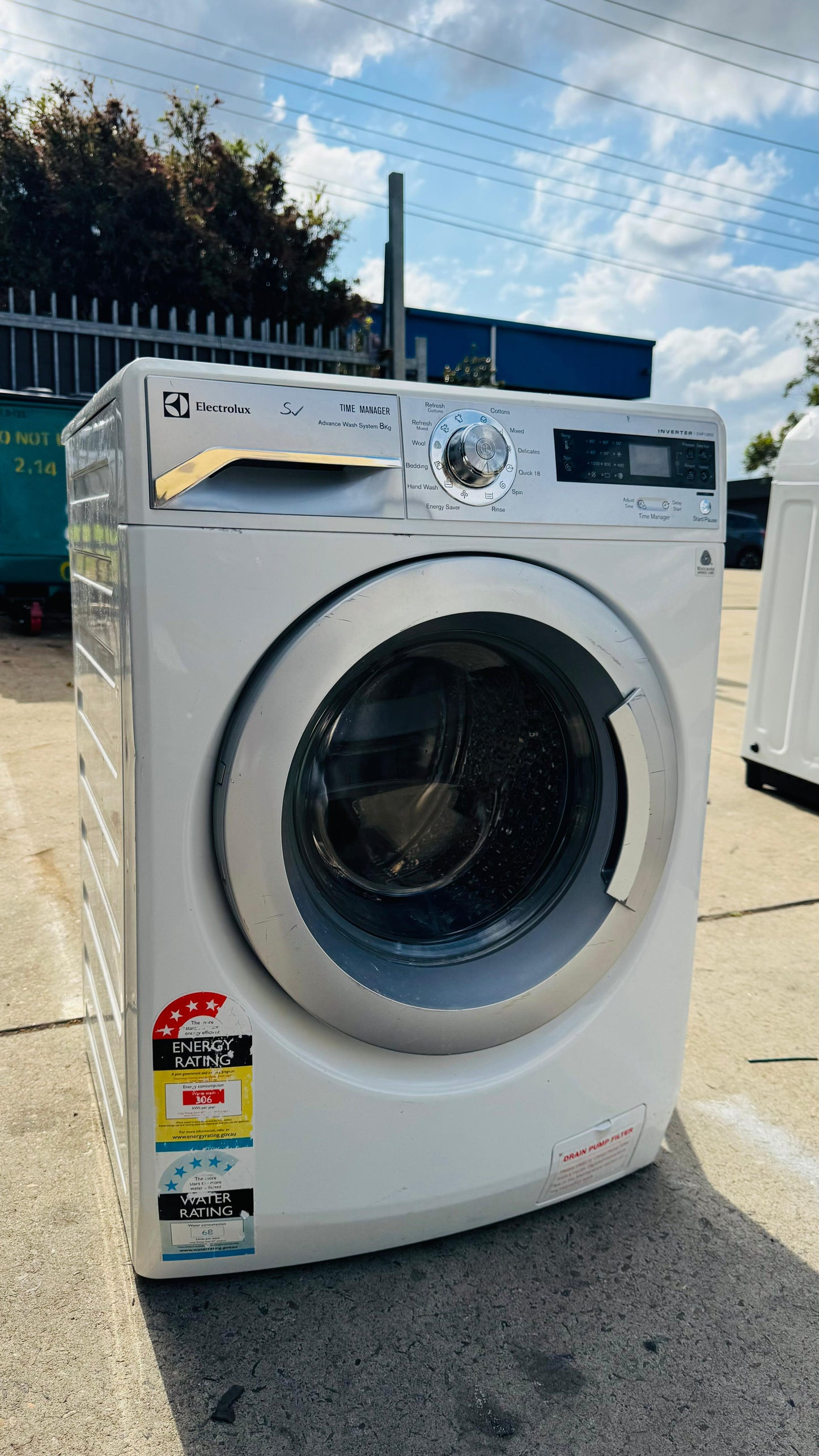 ELECTROLUX 8KGS FRONT LOADER WASHING MACHINS