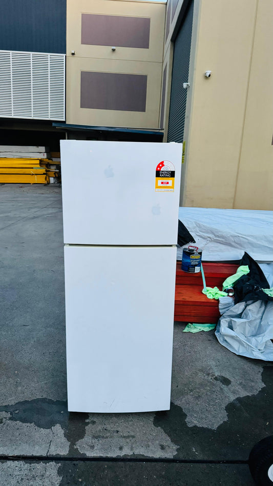 HAIER 224 LITRES FRIDGE FREEZER