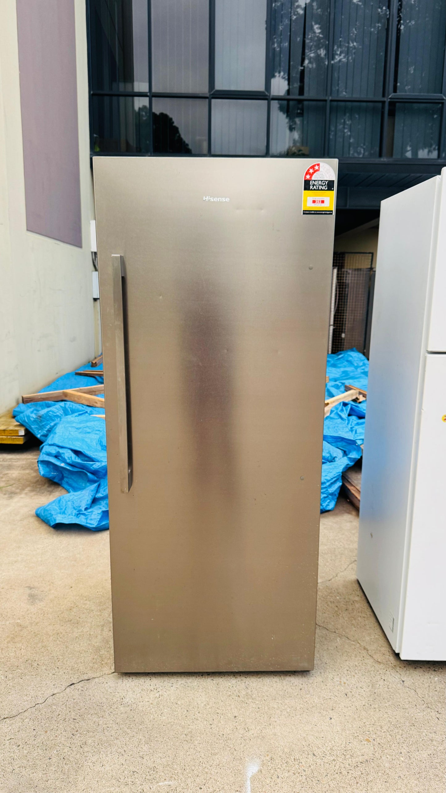 HISENSE 384 LITRES FRIDGE FREEZER