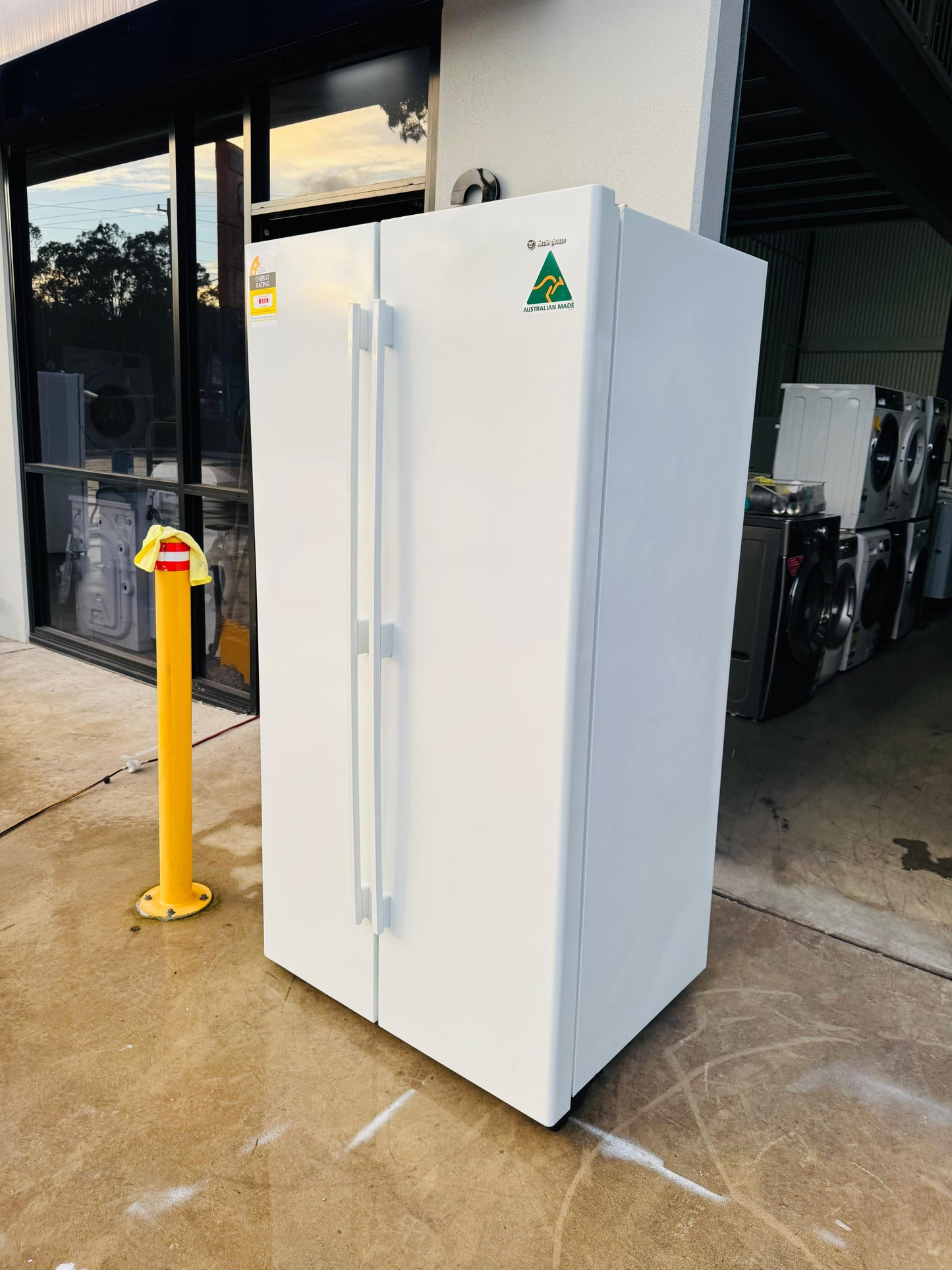 WESTING HOUSE SIDE BY SIDE 606 LITRES FRIDGE FREEZER