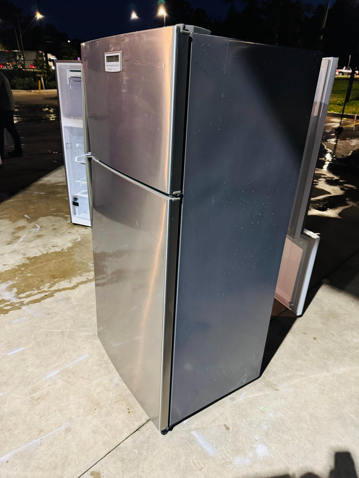 WESTING HOUSE 520 LITRES FRIDGE FREEZER