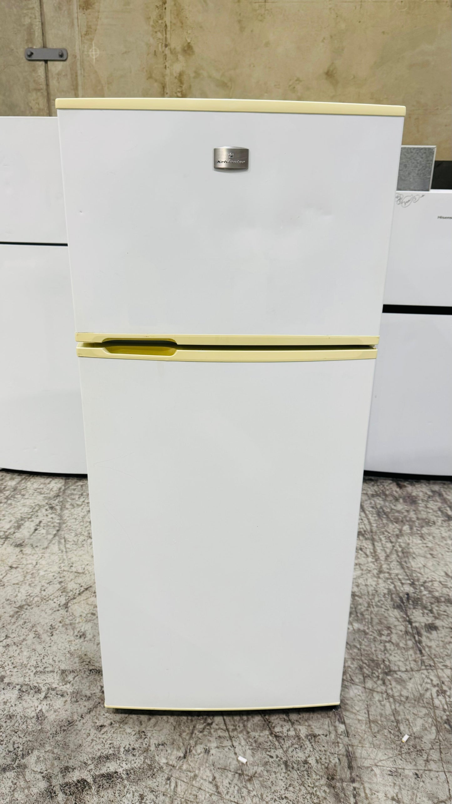 KELVINATOR 420 LITRES FRIDGE FREEZER