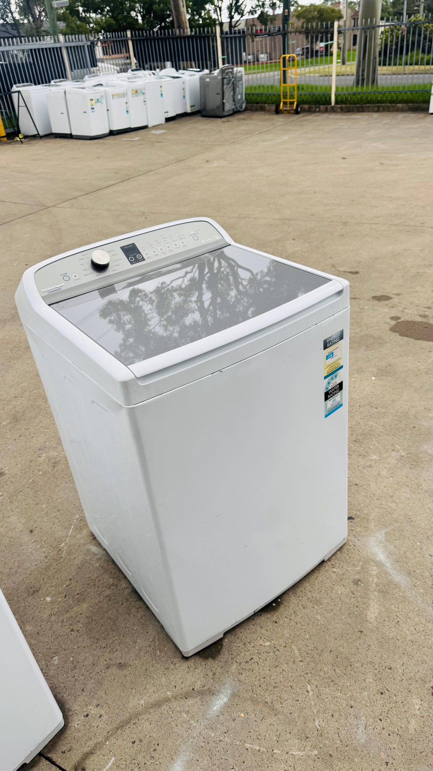 FISHER AND PAYKEL 10KGS TOP LOADER WASHING MACHINE