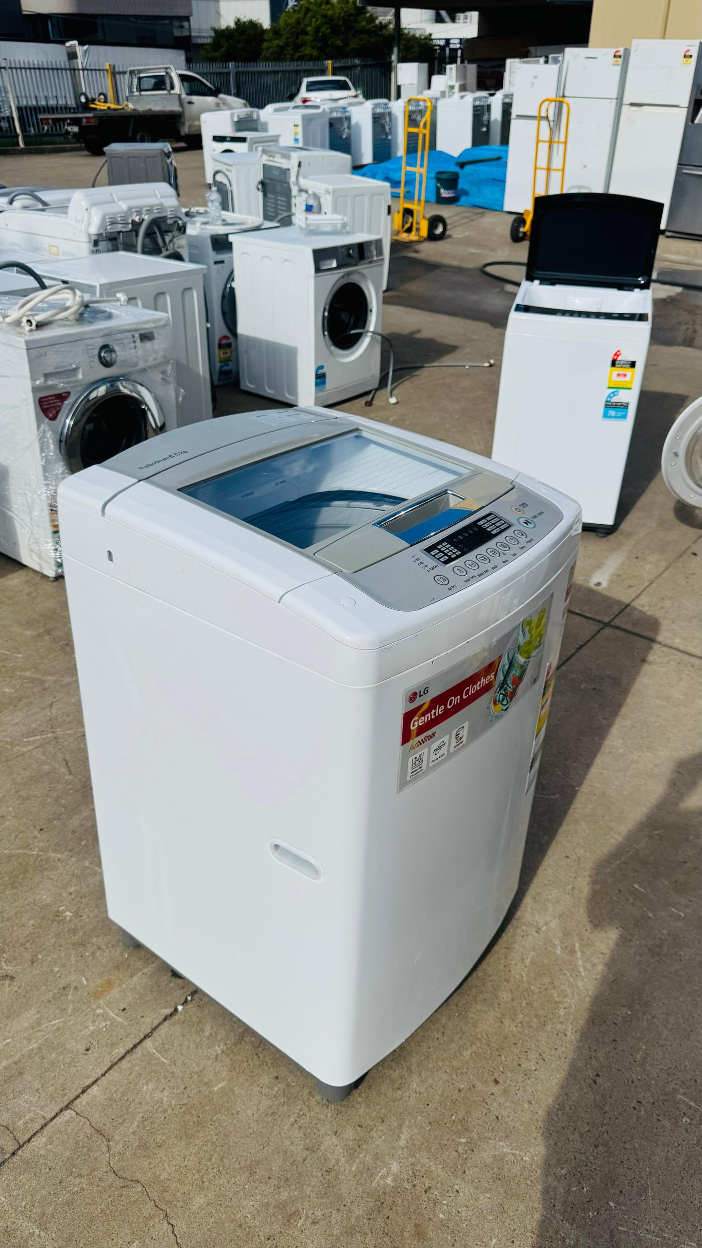 LG 8.5KGS TOP LOADER WASHING MACHINE