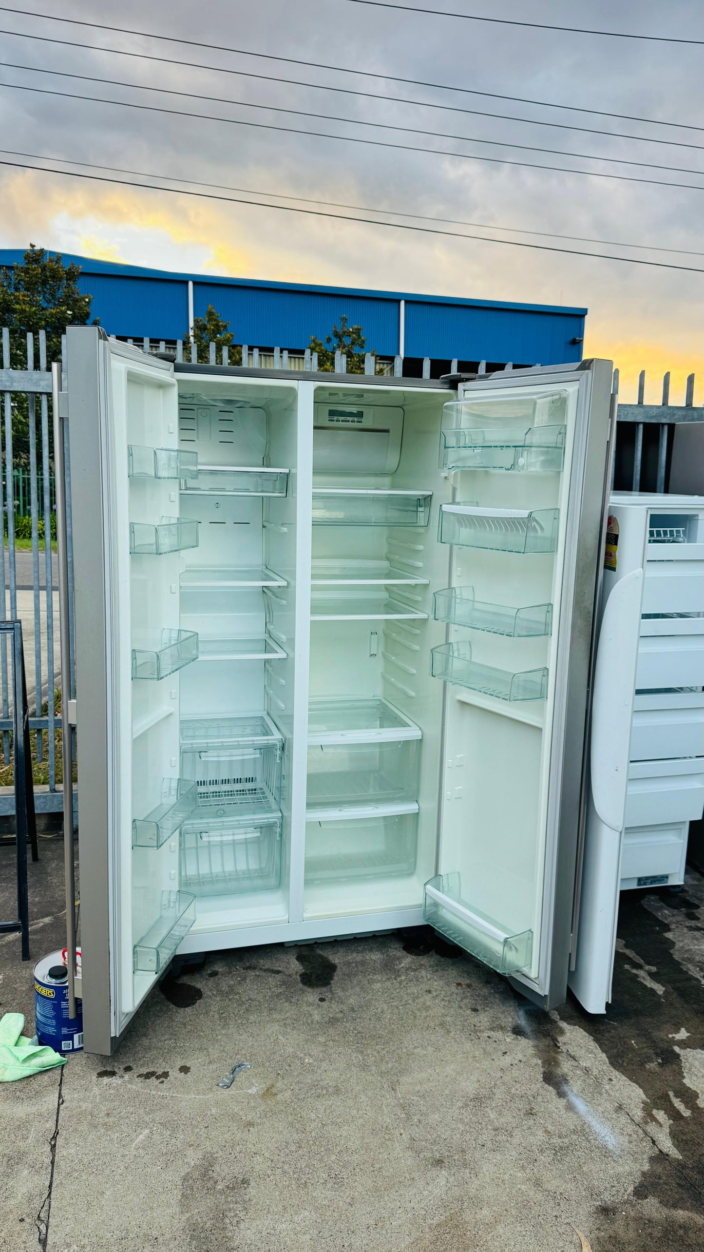 WESTINGHOUSE SIDE BY SIDE 606 LITRES FRIDGE FREEZER
