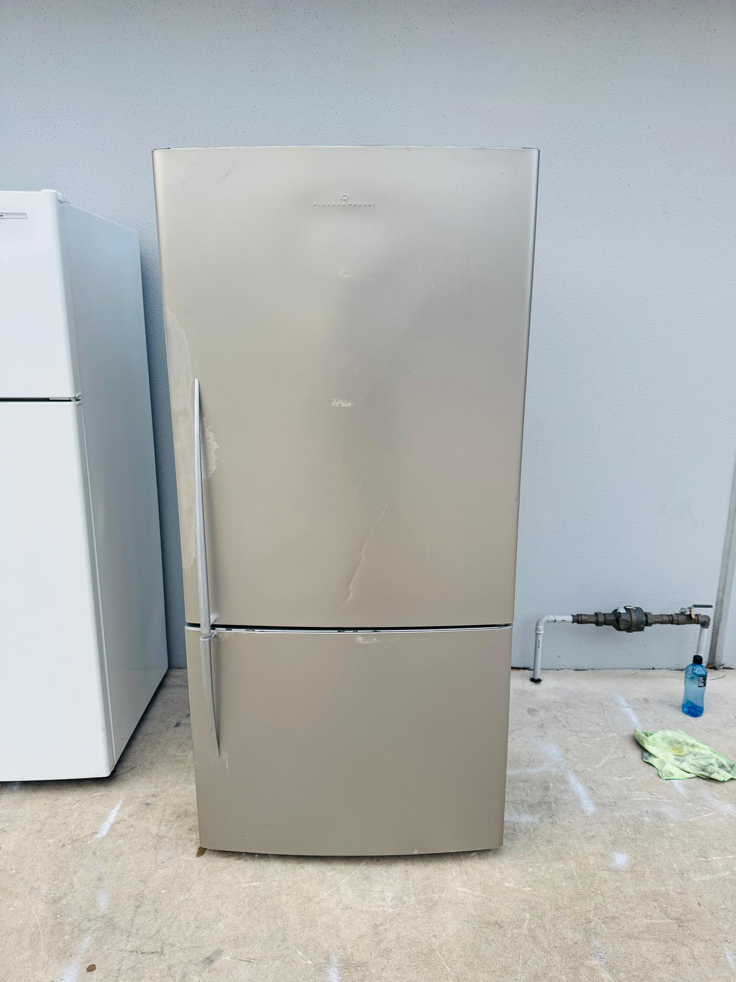 FISHER AND PAYKEL 519 LITRES FRIDGE FREEZER