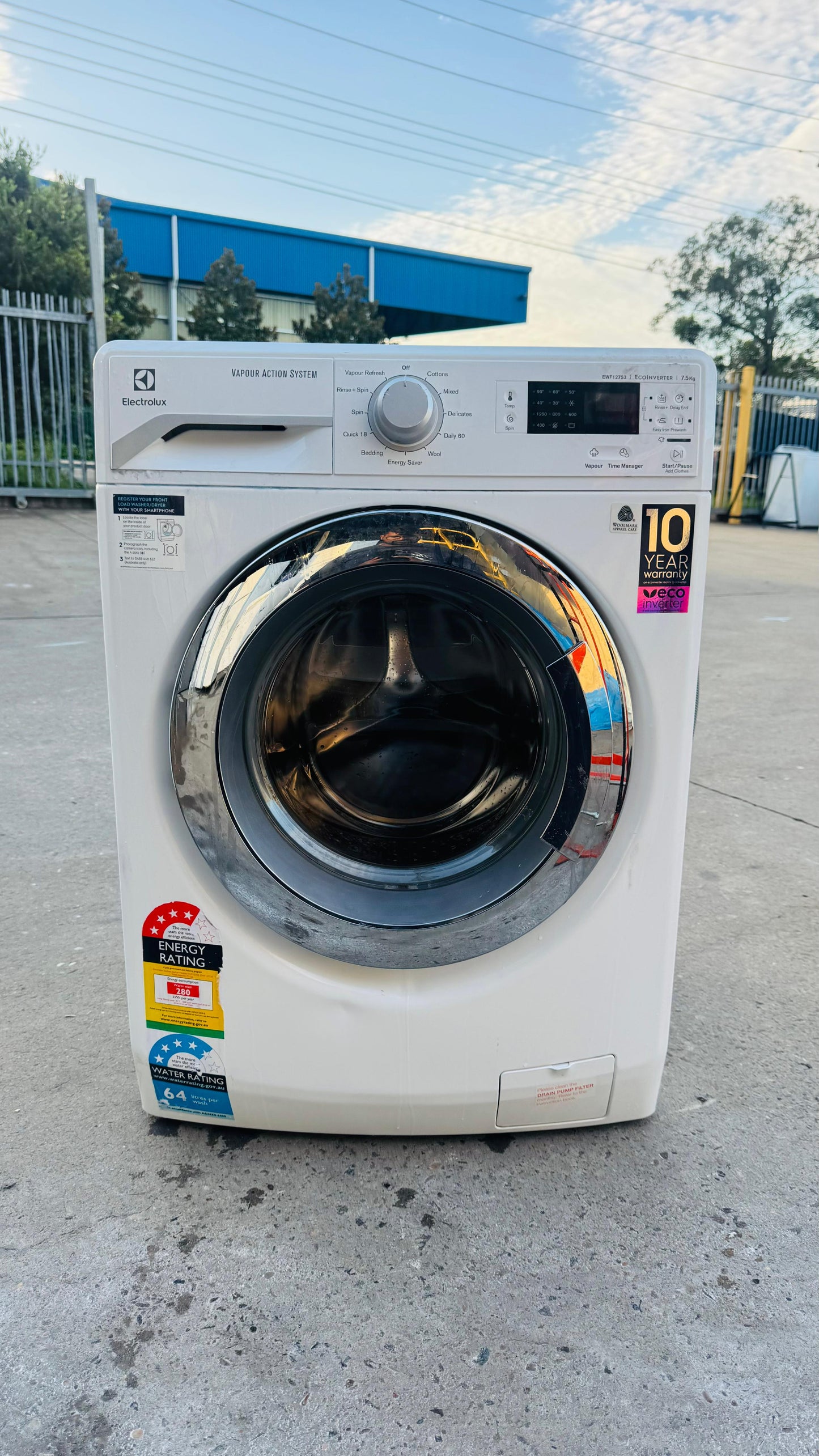 ELECTROLUX 7.5KGS FRONT LOADER WASHING MACHINE