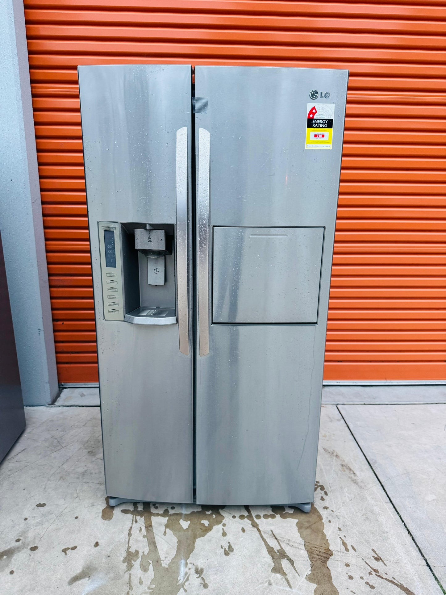 LG 693 LITRES SIDE BY SIDE DOOR FRIDGE FREEZER