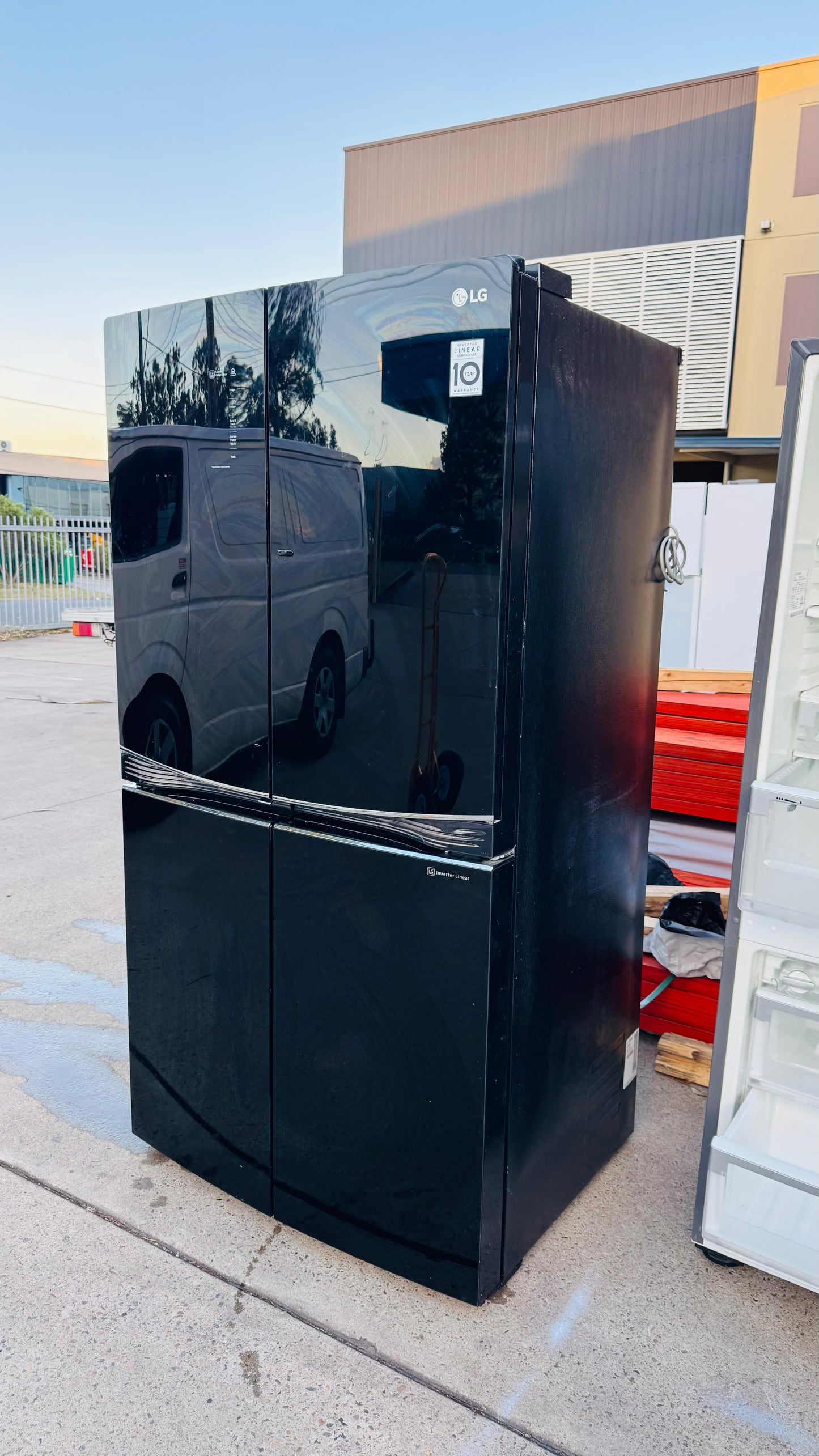 LG 725 LITRES QUAD DOOR FRIDGE FREEZER