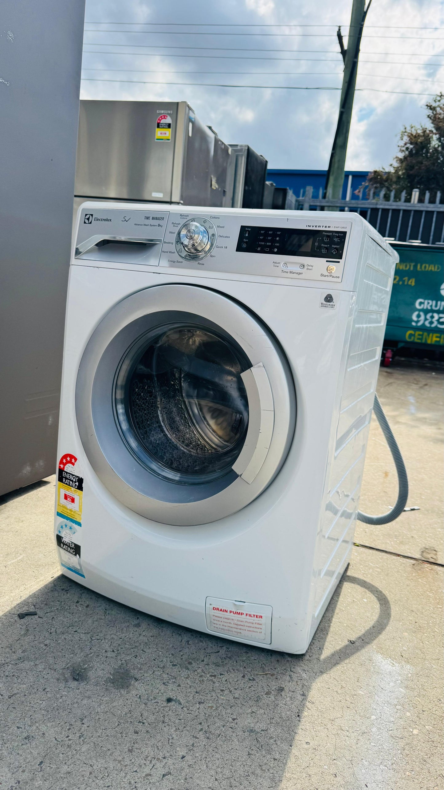 ELECTROLUX 8KGS FRONT LOADER WASHING MACHINS