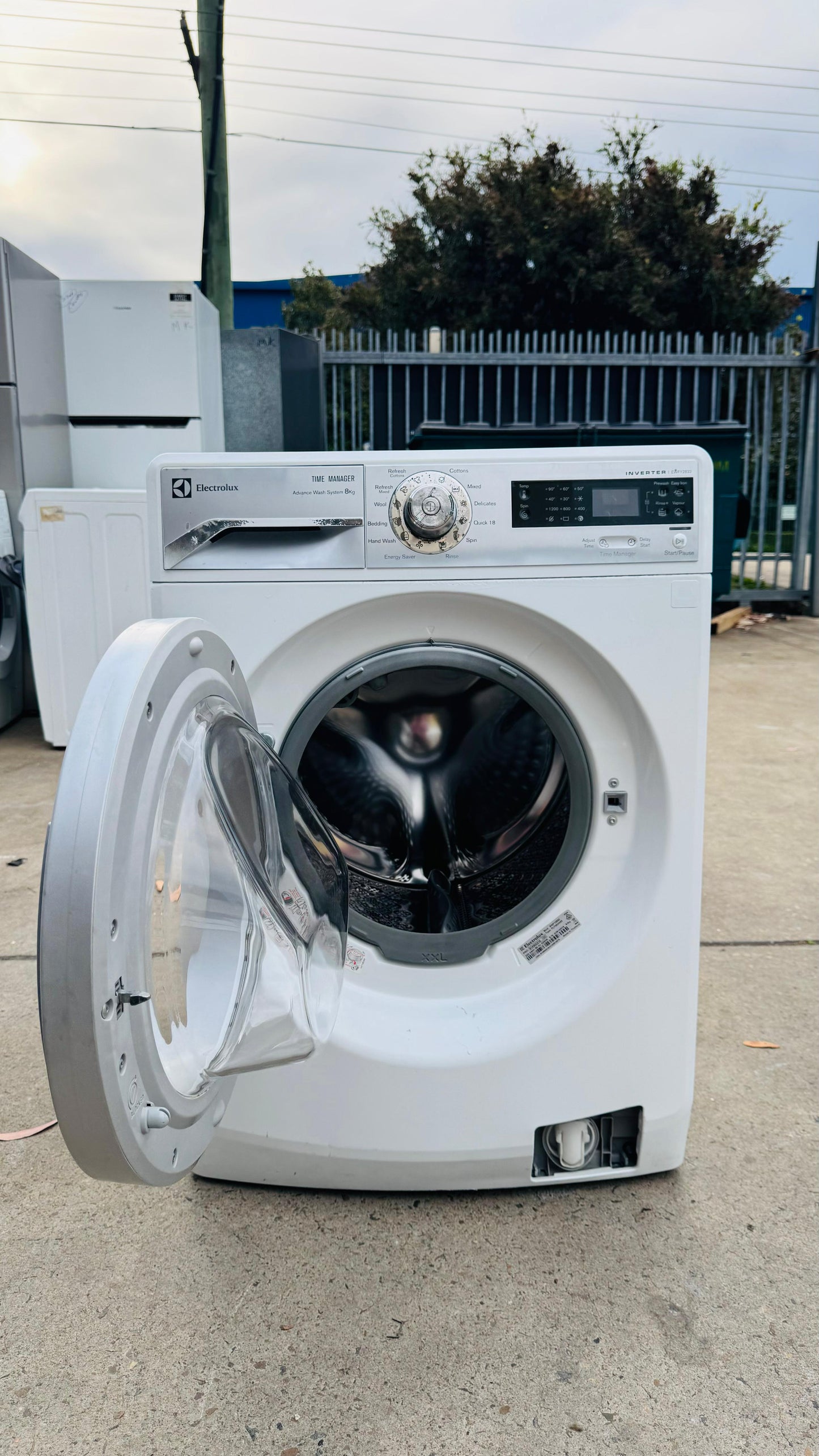 ELECTROLUX 8KGS FRONT LOADER WASHING MACHINE