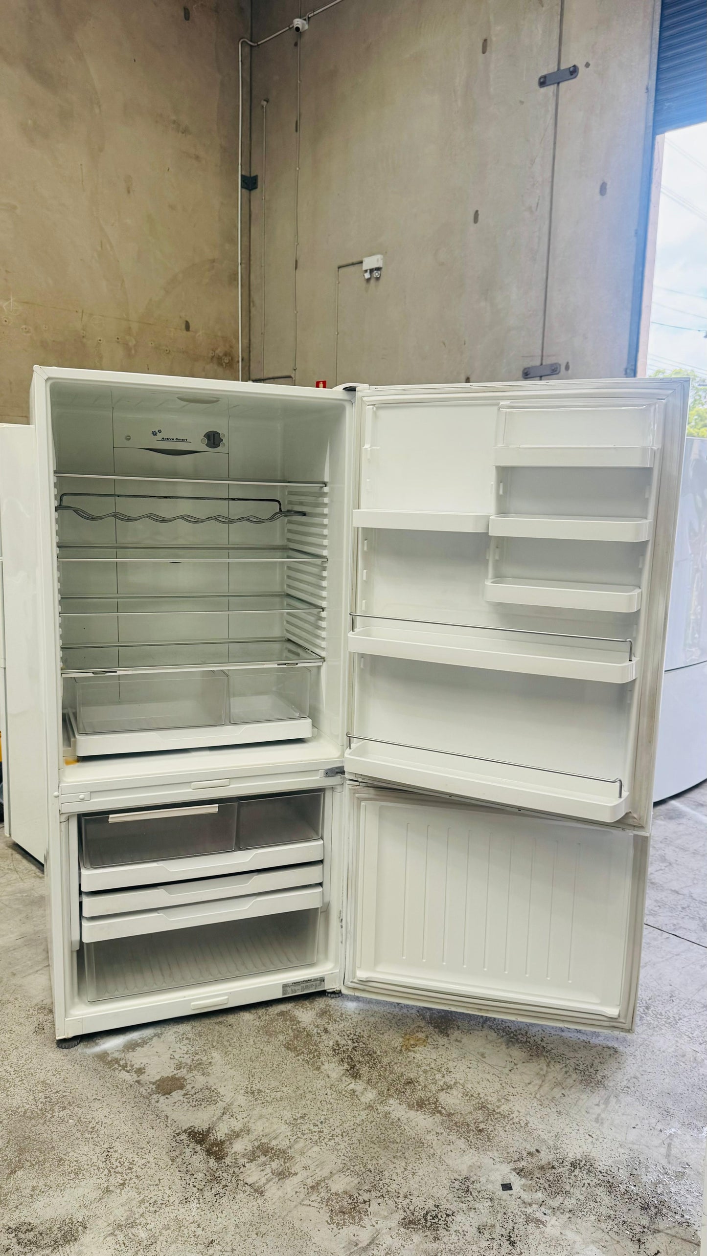 FISHER AND PAYKEL 519 LITRES FRIDGE FREEZER