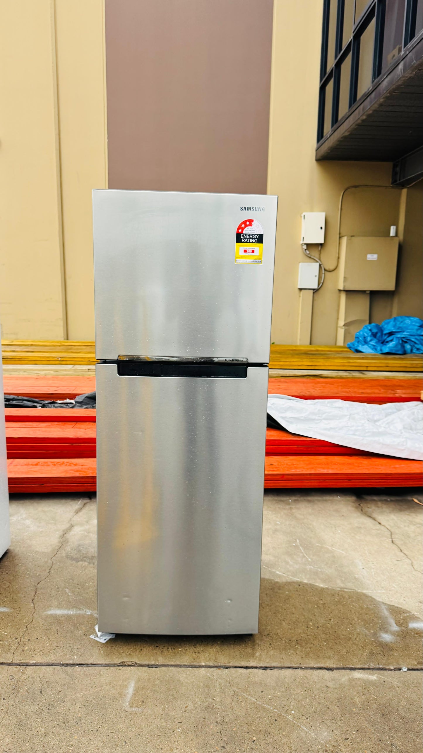 SAMSUNG 320 LITRES FRIDGE FREEZER