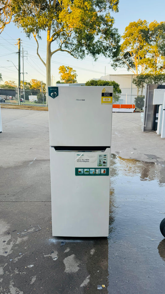 HISENSE 230 LITRES FRIDGE FREEZER