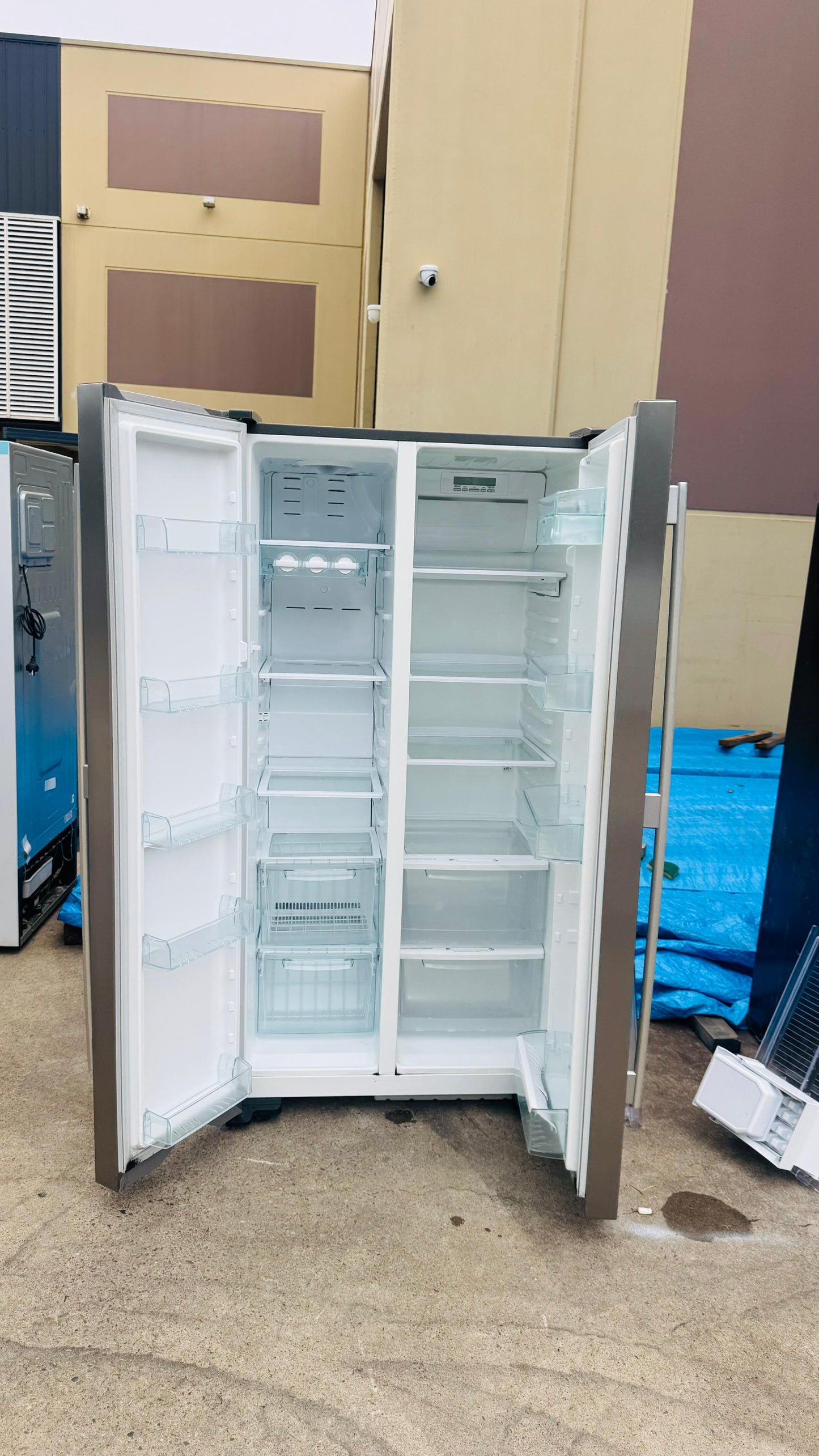 WESTINGHOUSE SIDE BY SIDE 700 LITRES FRIDGE FREEZER