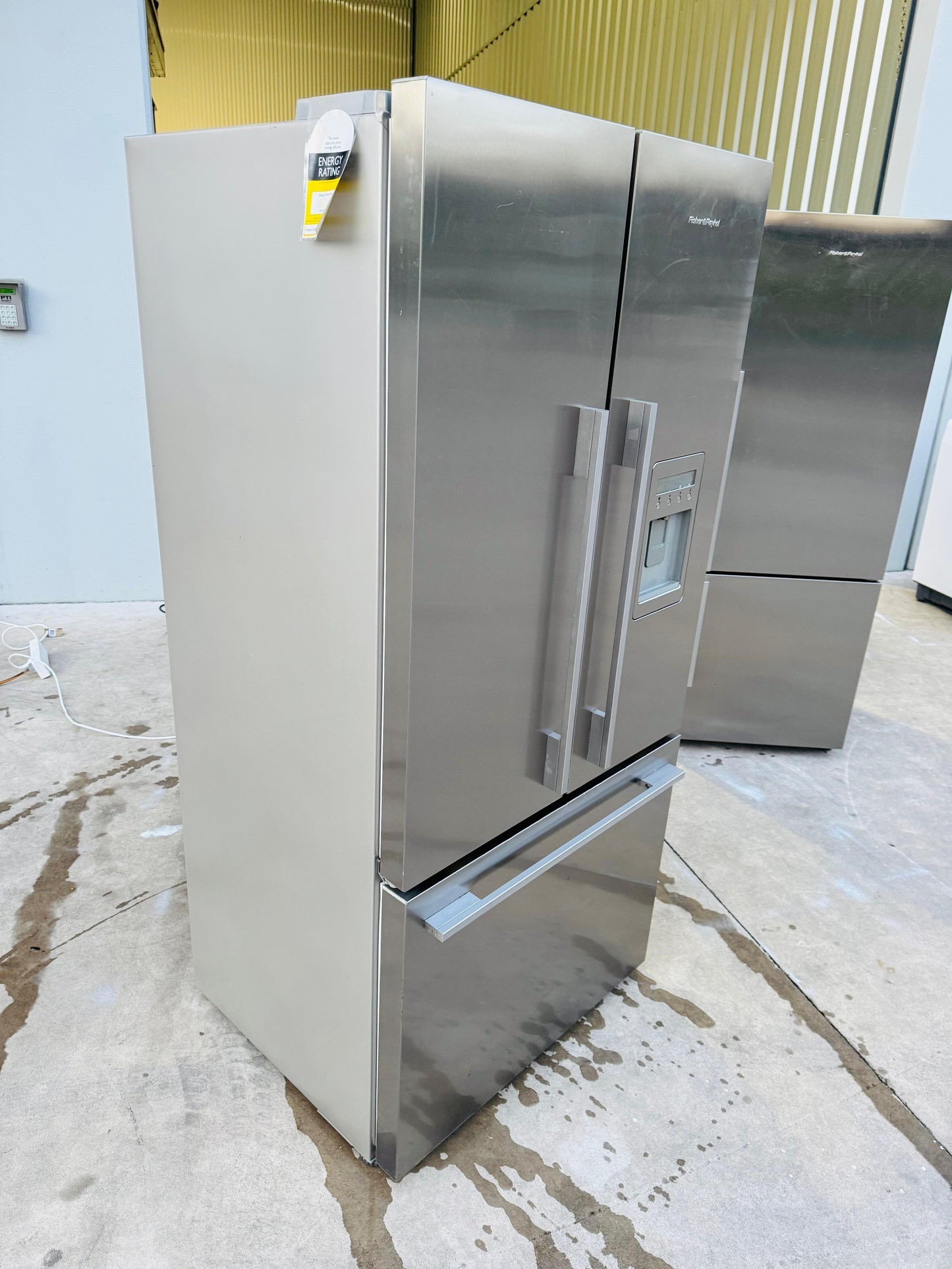 FISHER AND PAYKEL 519 LITRES FRENCH DOOR FRIDGE FREEZER