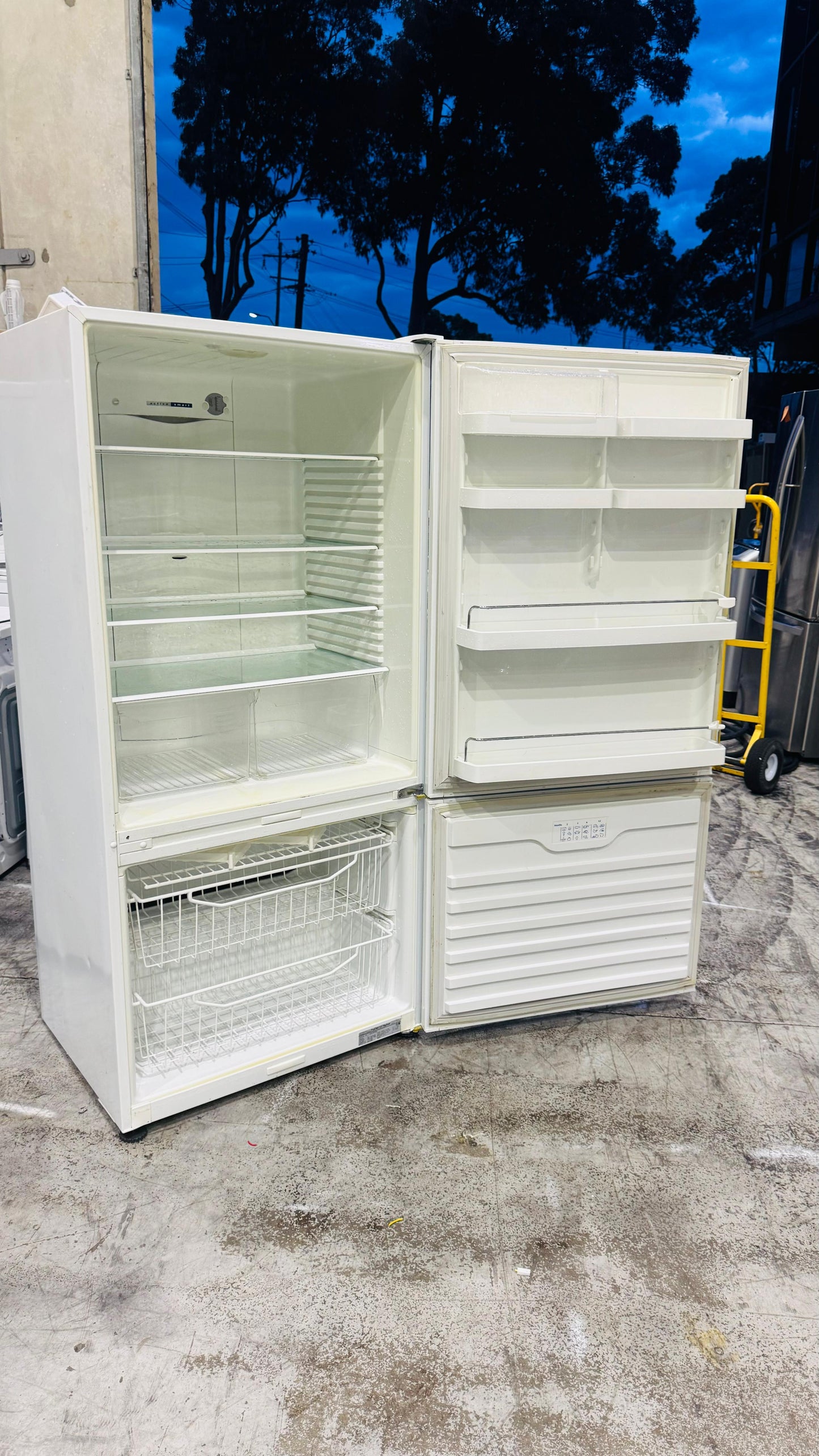 FISHER AND PAYKEL 519 LITRES FRIDGE FREEZER