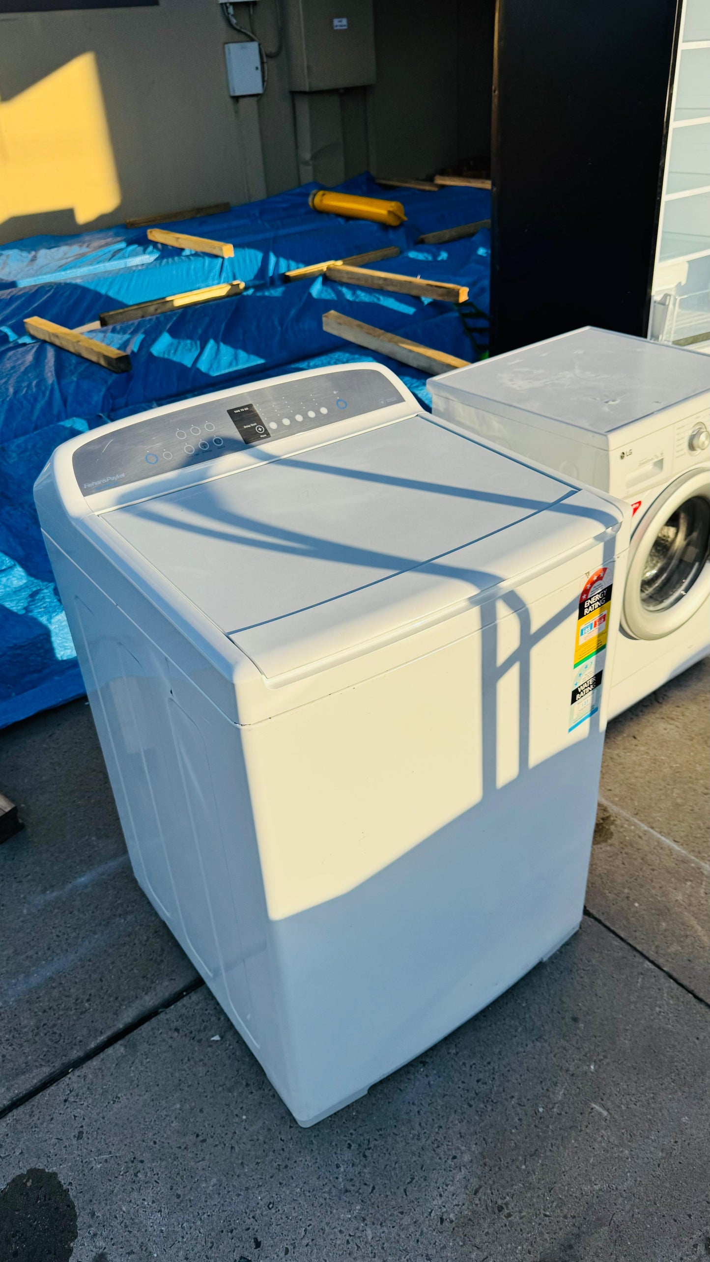 FISHER AND PAYKEL 10KGS TOP LOADER WASHING MACHINE