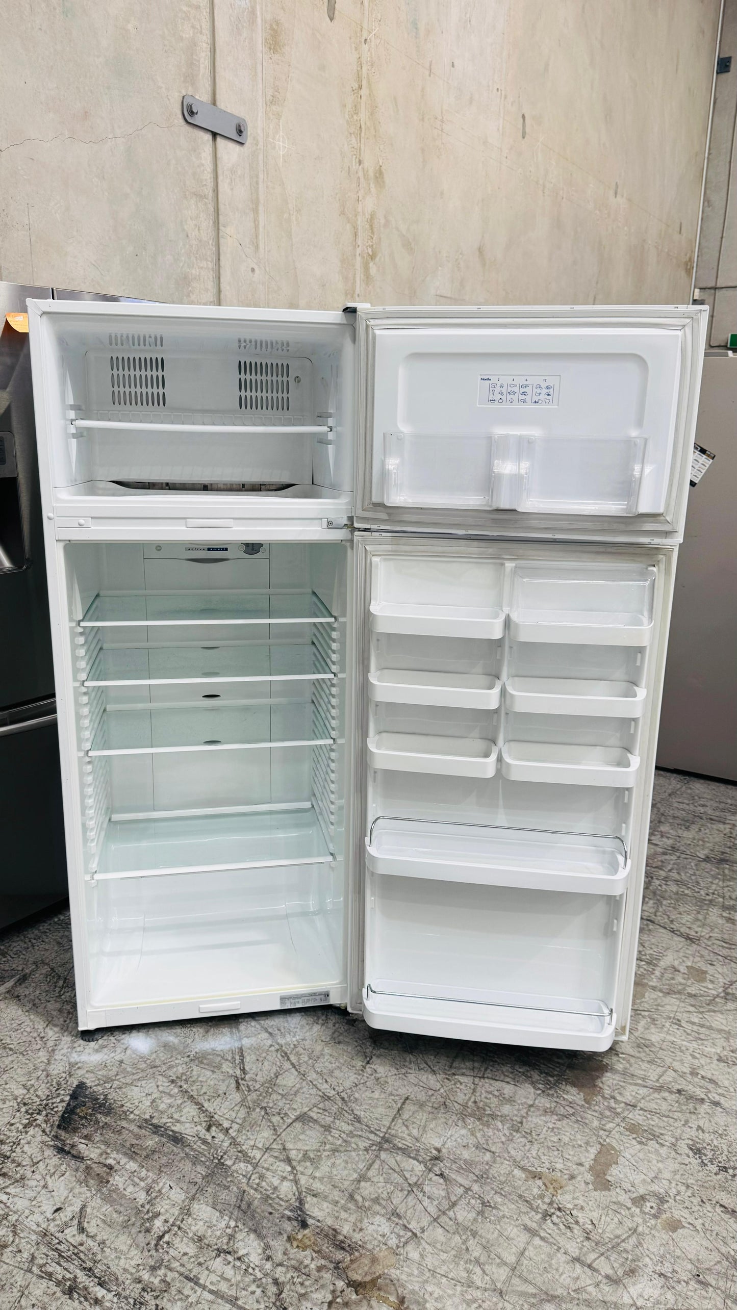 FISHER AND PAYKEL 441 LITRES FRIDGE FREEZER