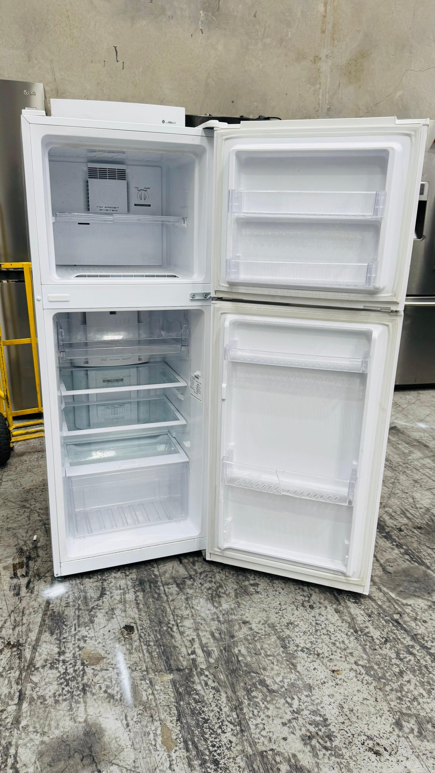 HAIER 222 LITRES FRIDGE FREEZEE