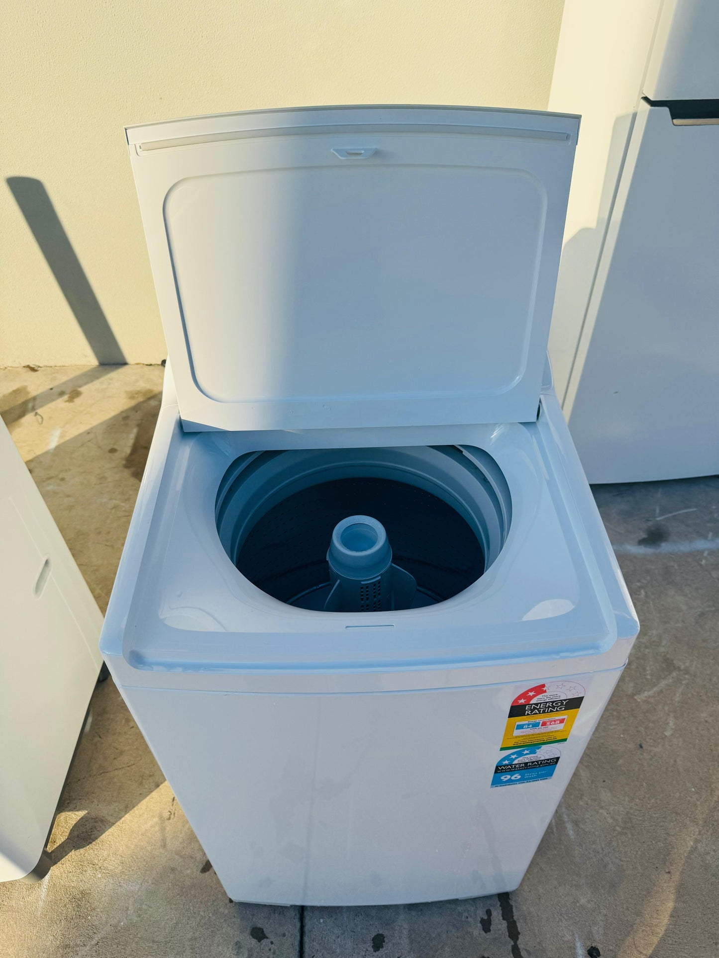 FISHER AND PAYKEL 8.5 KGS TOP LOADER WASHING MACHINE
