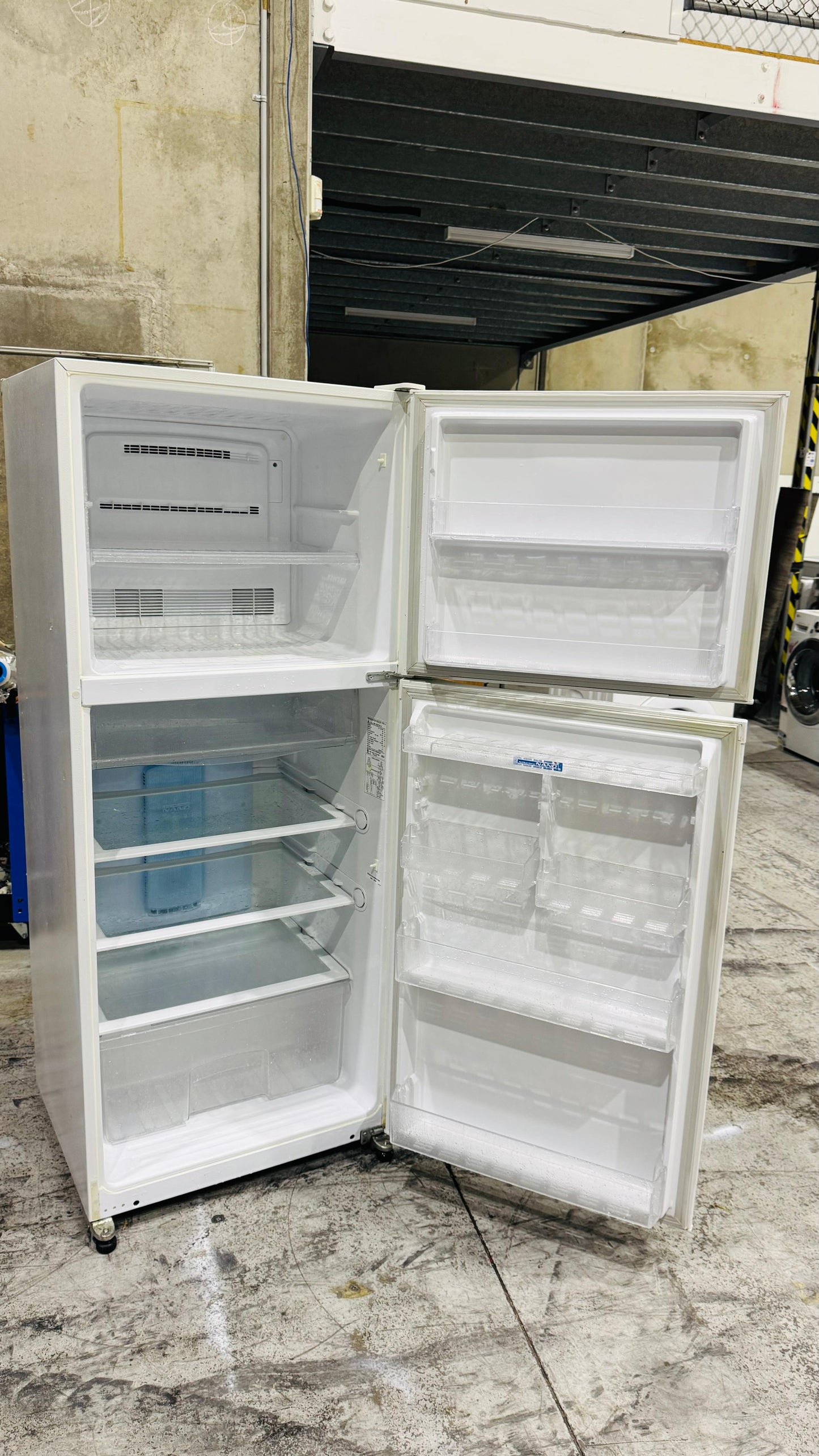 MITSUBUSHI 420 LITRES FRIDGE FREEZER