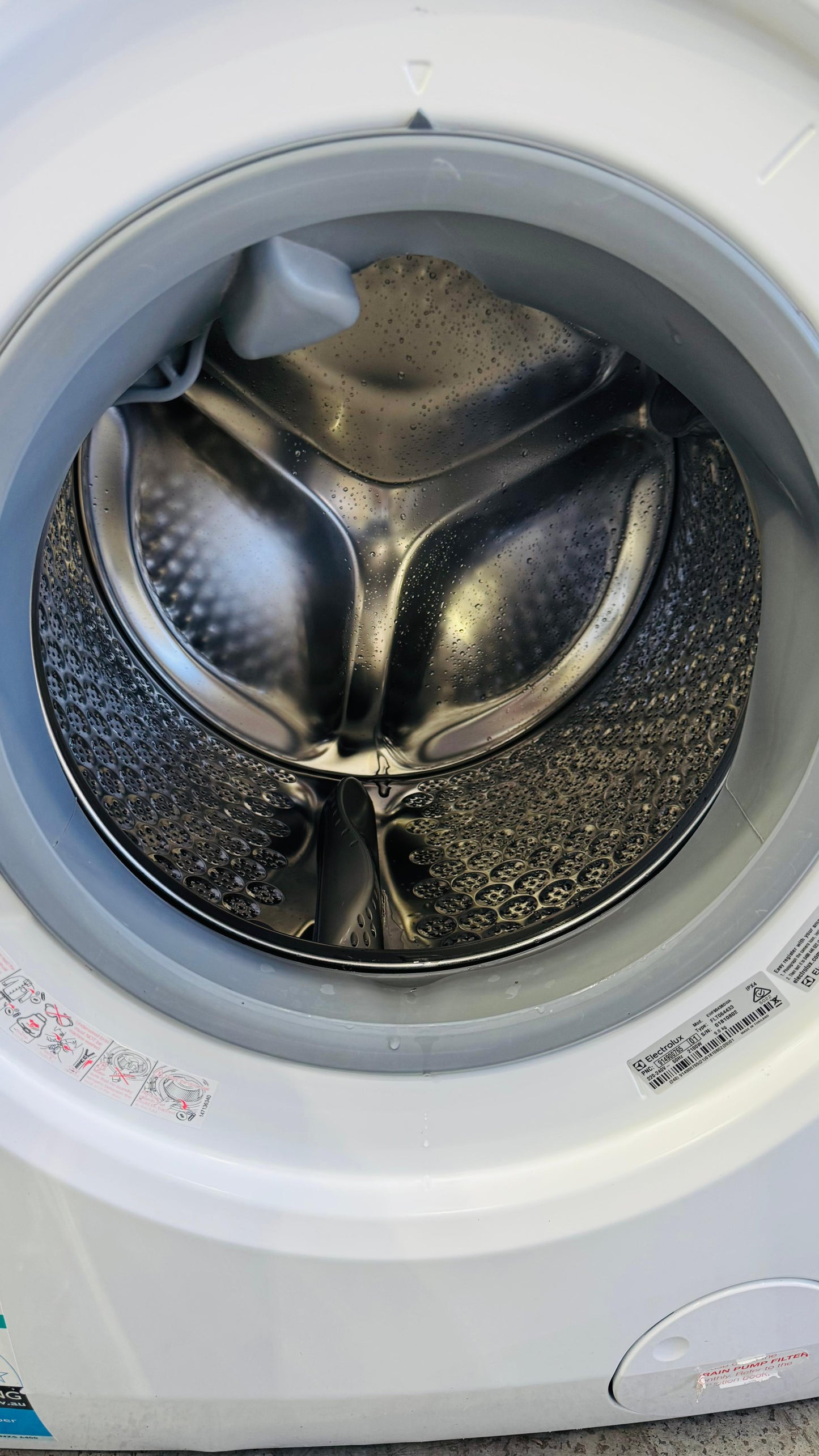 ELECTROLUX 9KGS FRONT LOADER WASHING MACHINE