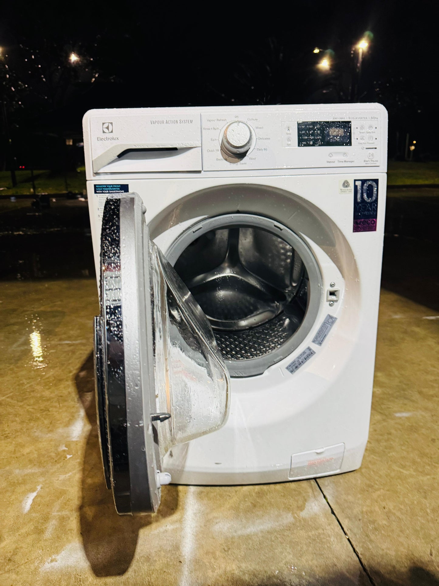 ELECTRLOUX 8.5KGS FRONT LOADER WASHING MACHINE