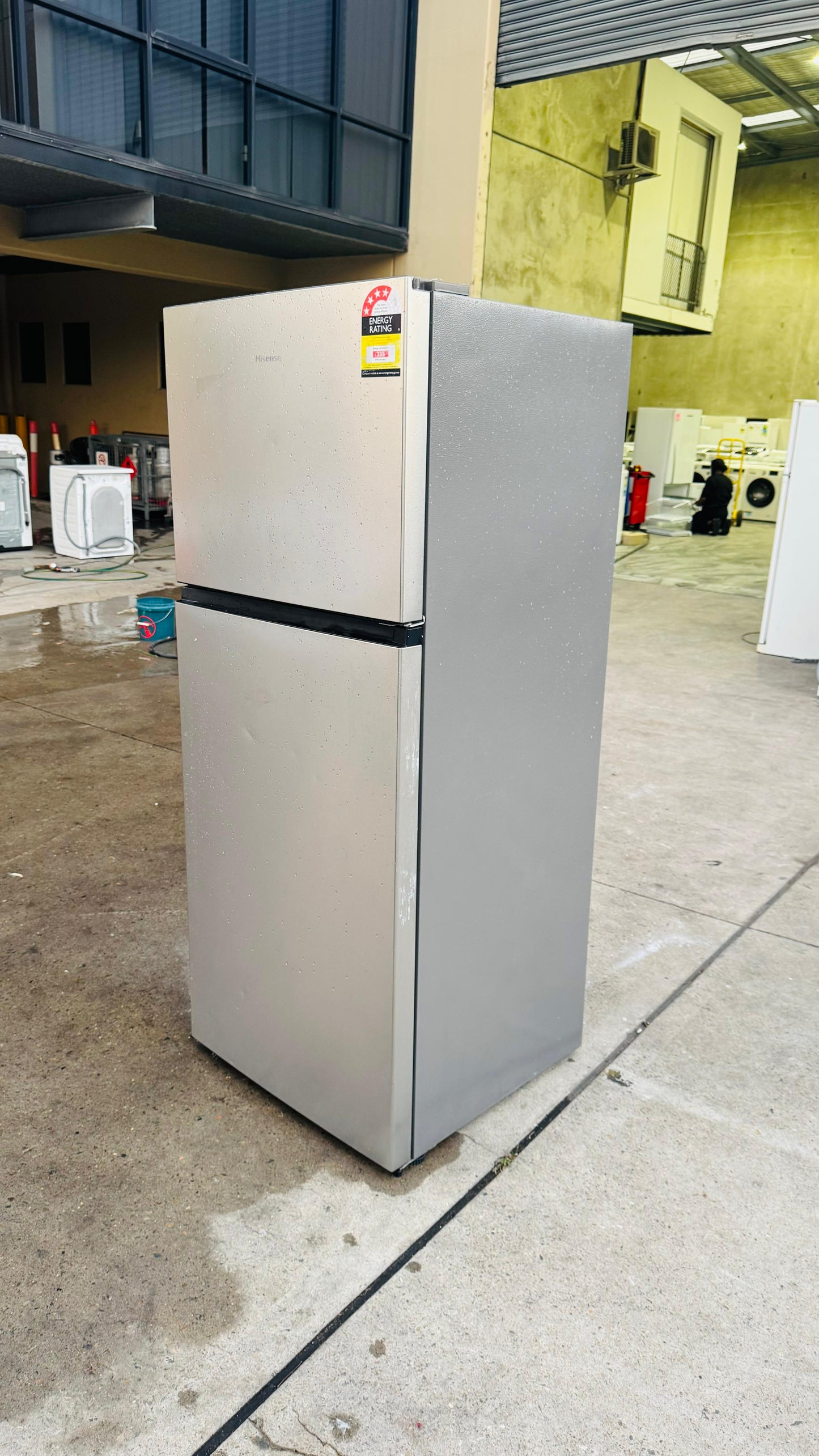 HISENSE 424 LITERS FRIDGE FREEZER