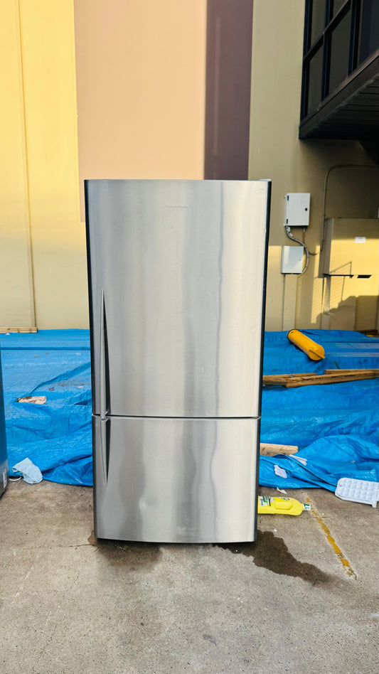 FISHER AND PAYKEL 519 LITRES FRIDGE FREEZER