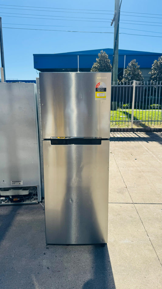 SAMSUNG 320 LITRES FRIDGE FREEZER