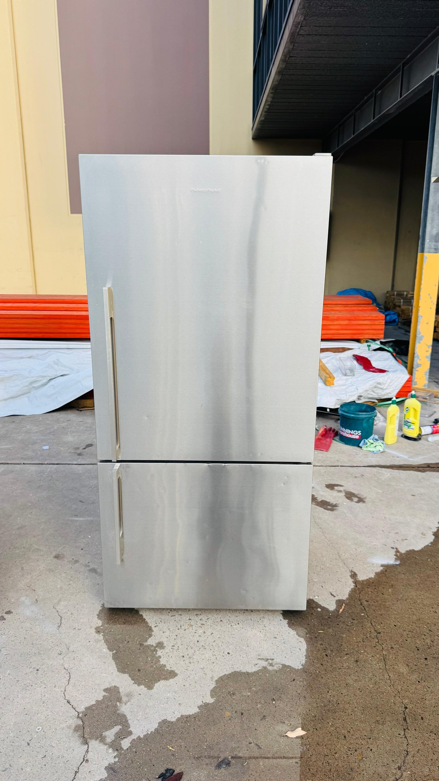 FISHER AND PAYKEL 519 LITRES FRIDGE FREEZER