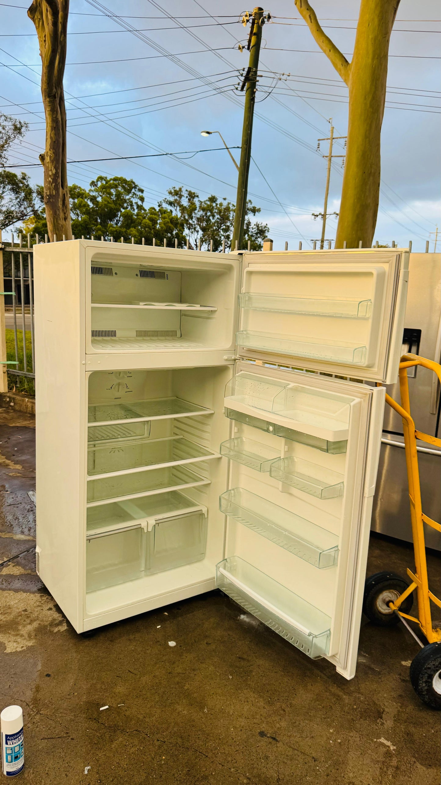 WESTINGHOUSE 520 LITRES FRIDGE FREEZER