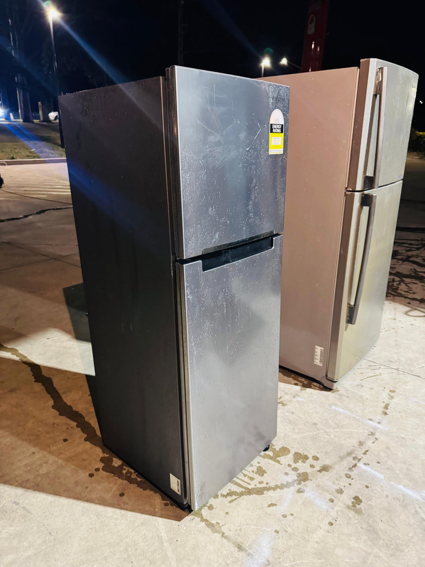 SAMSUNG 255 LITRES FRIDGE FREEZER