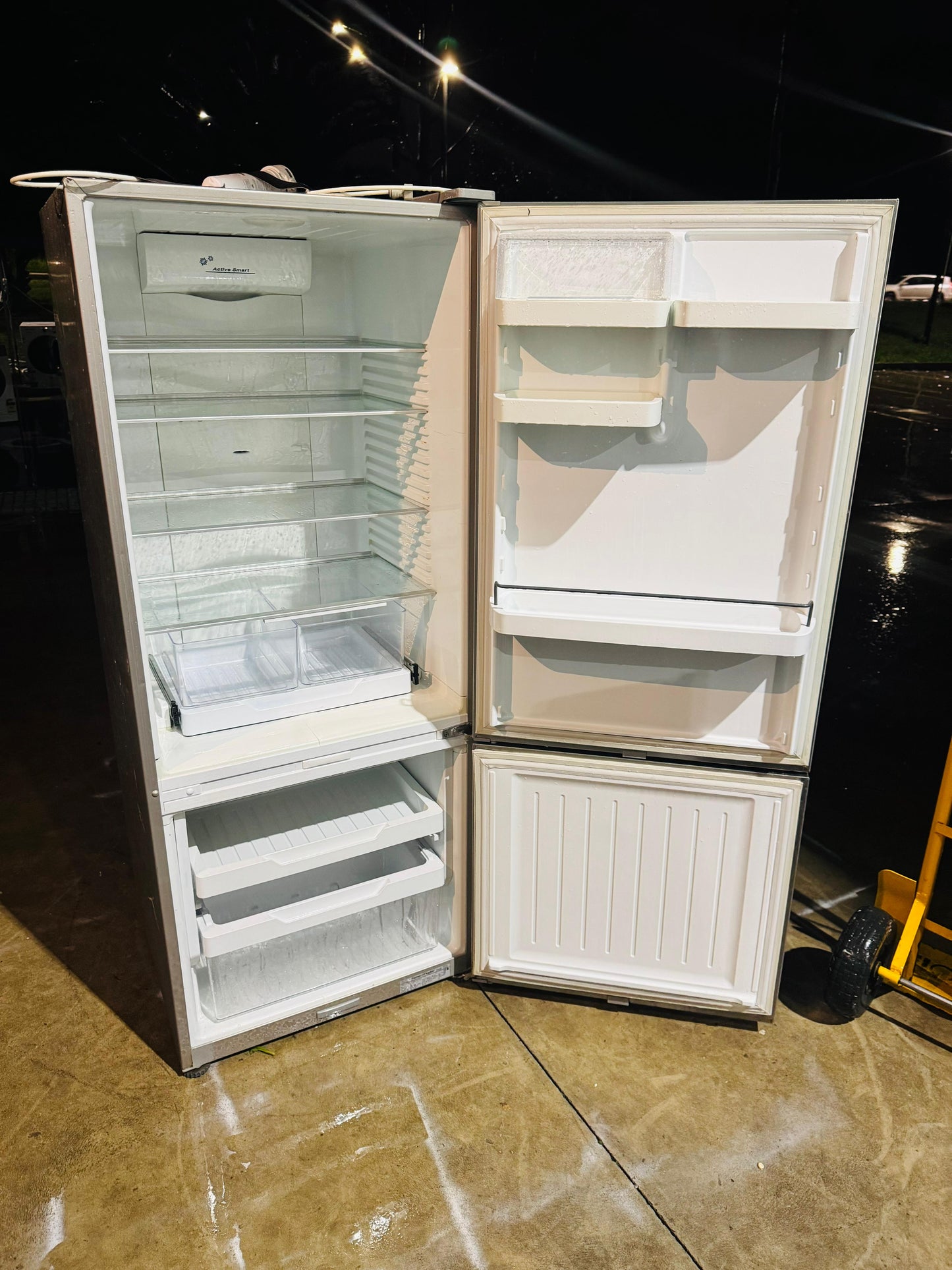 FISHER AND PAYKEL447 LITRES FRIDGE FREEZER