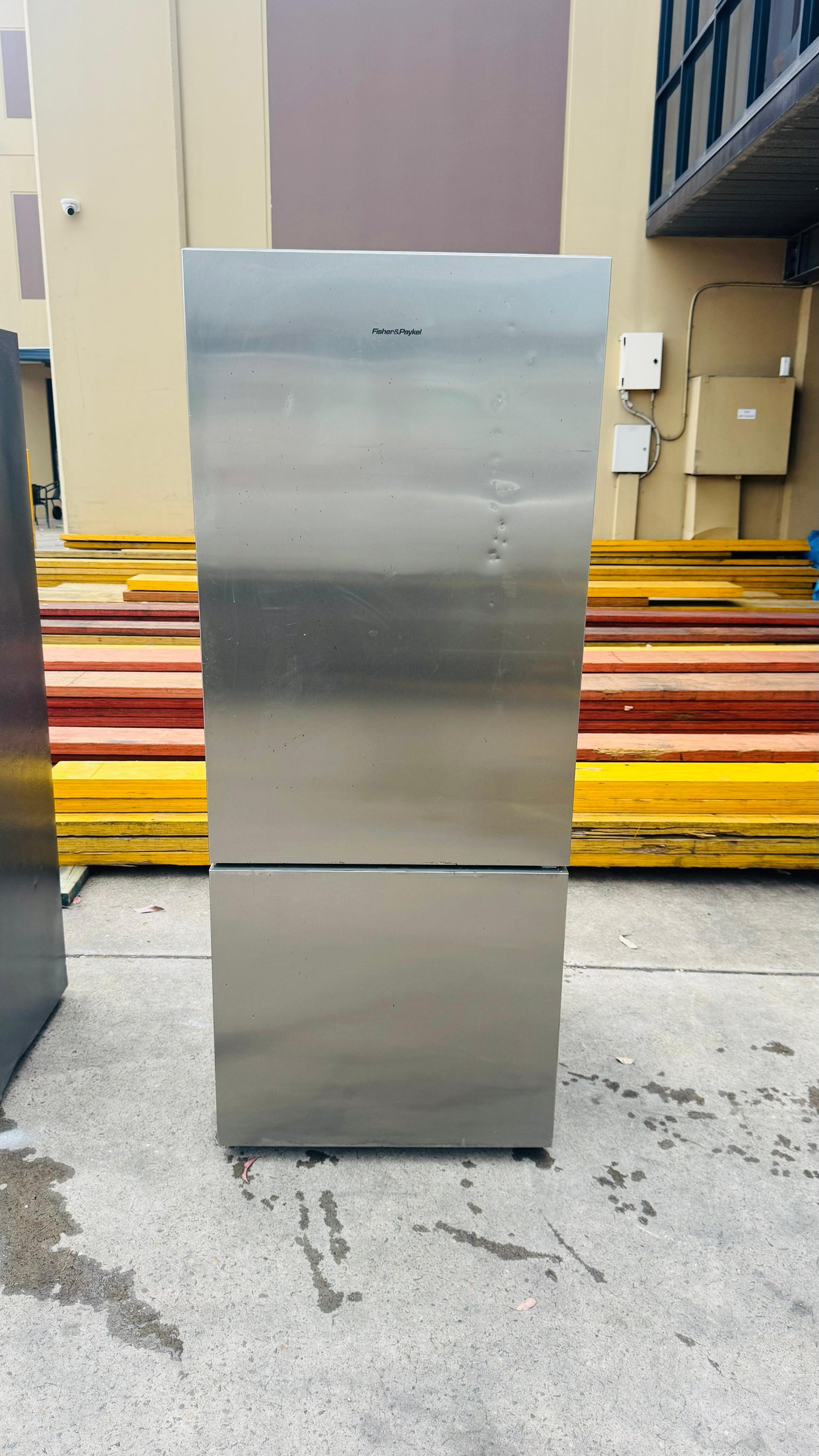 FISHER AND PAYKEL 442 LITRES FRIDGE FREEZER