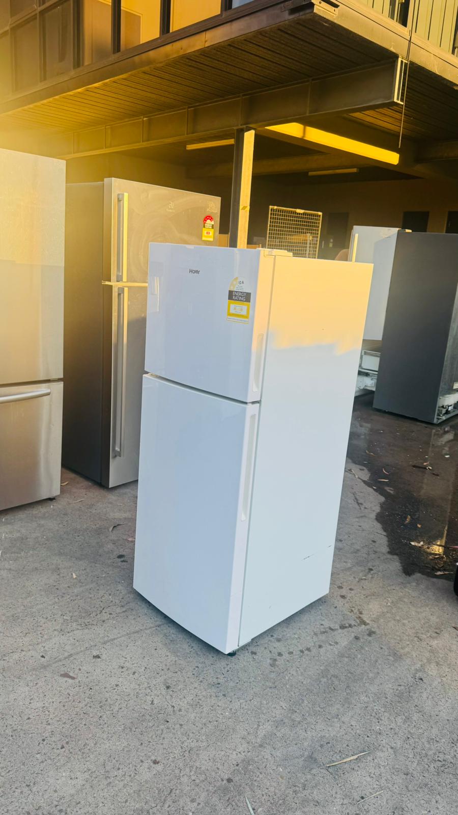 HAIER 222 LITRES FRIDGE FREEZER