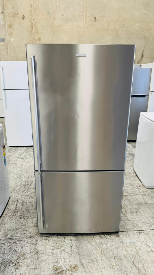 ELECTROLUX 510 LITRES FRIDGE FREEZER