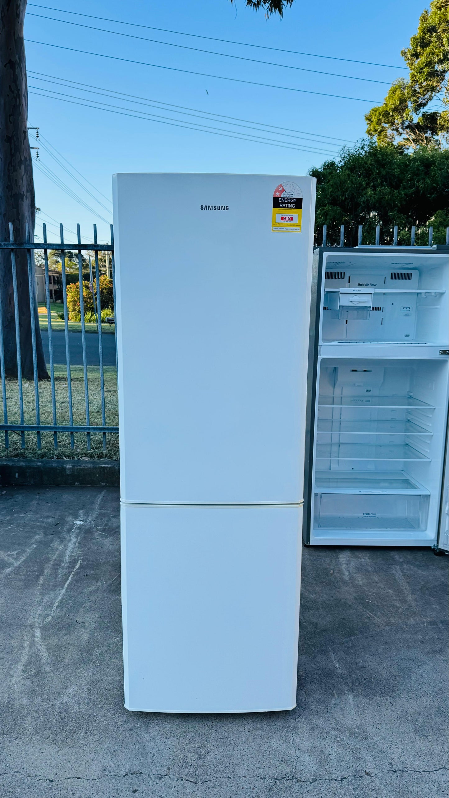 SAMSUNG 324 LITRES FRIDGE FREEZER