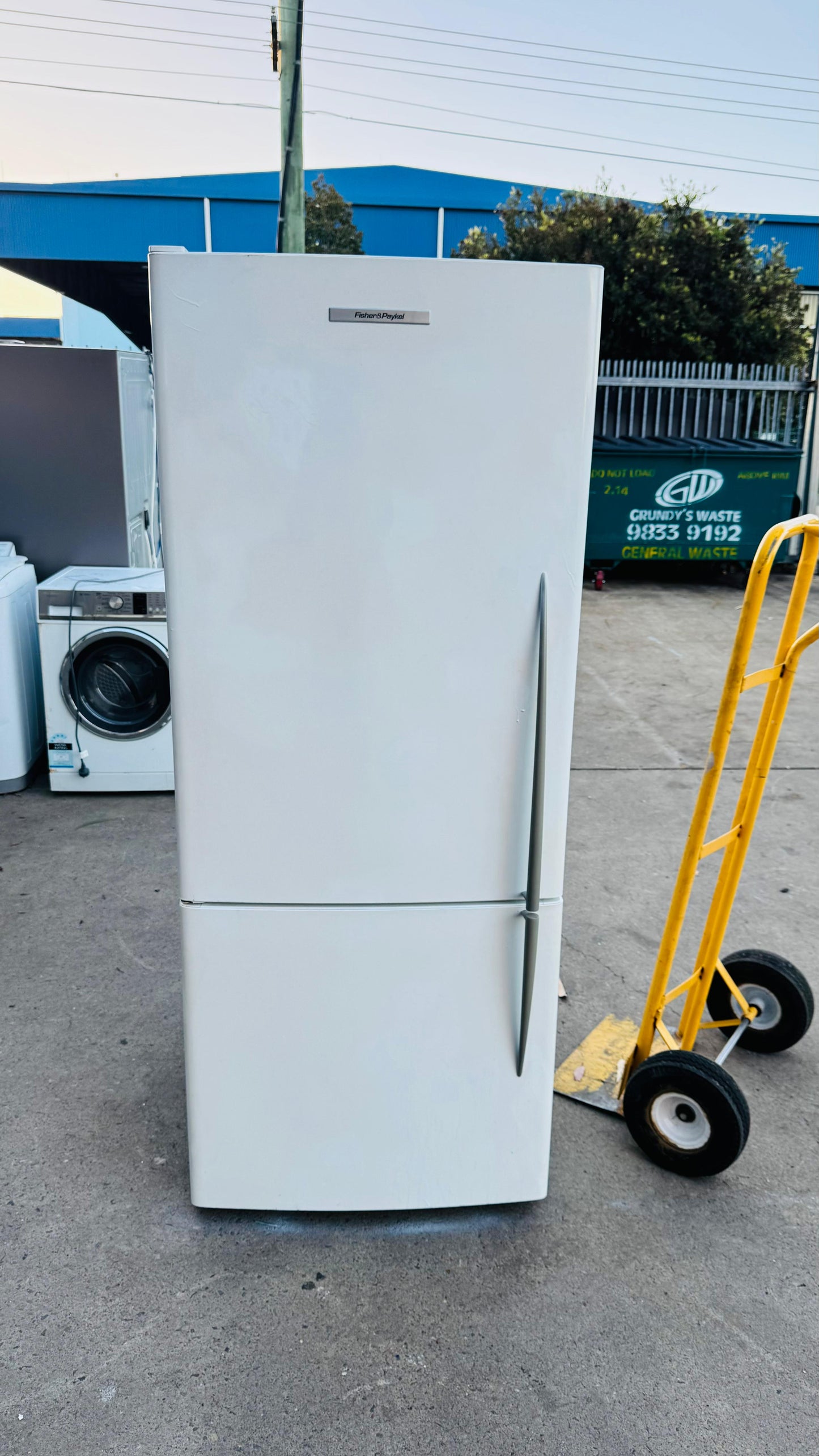 FISHER AND PAYKEL 442 LITRES FRIDGE FREEZER