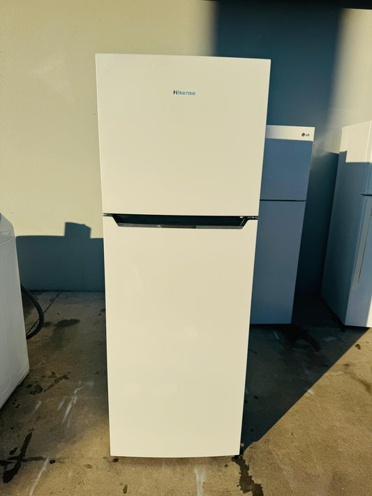 HISENSE 350 LITRES FRIDGE FREEZER