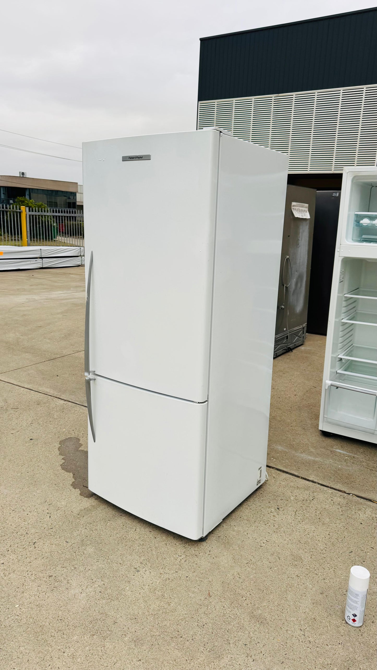 FISHER AND PAYKEL 442 LITRES FRIDGE FREEZER