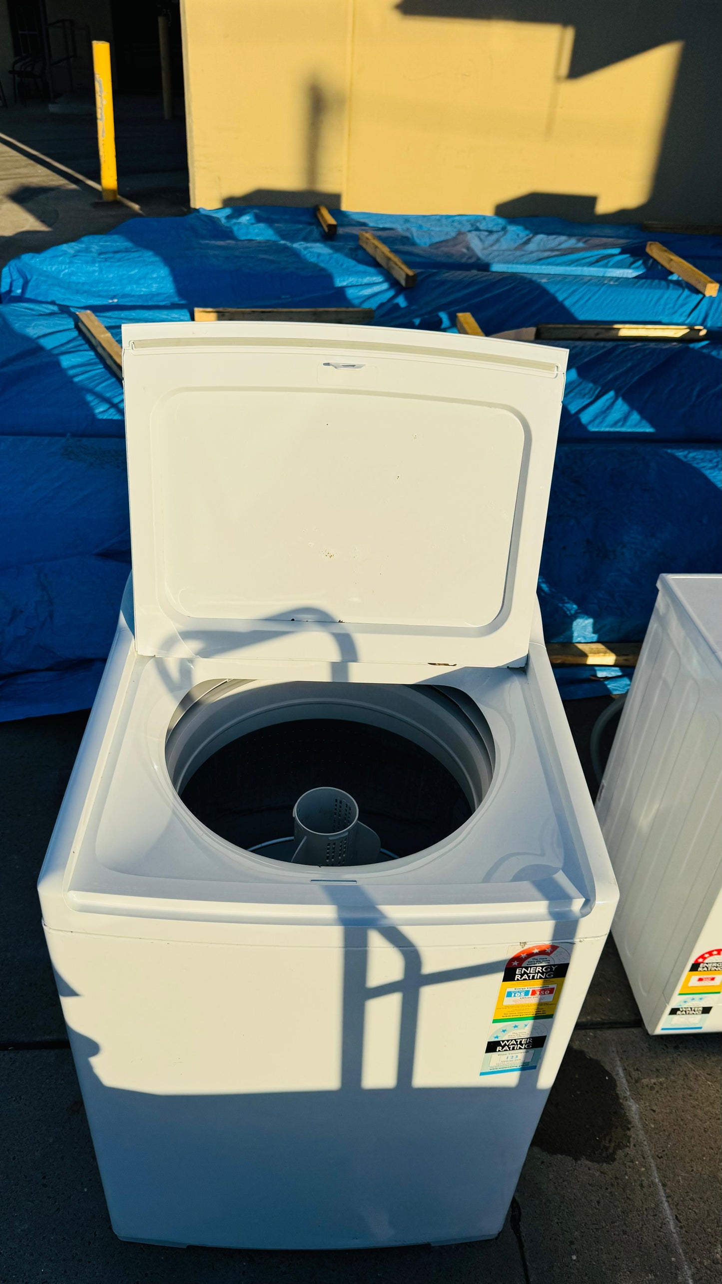 FISHER AND PAYKEL 10KGS TOP LOADER WASHING MACHINE